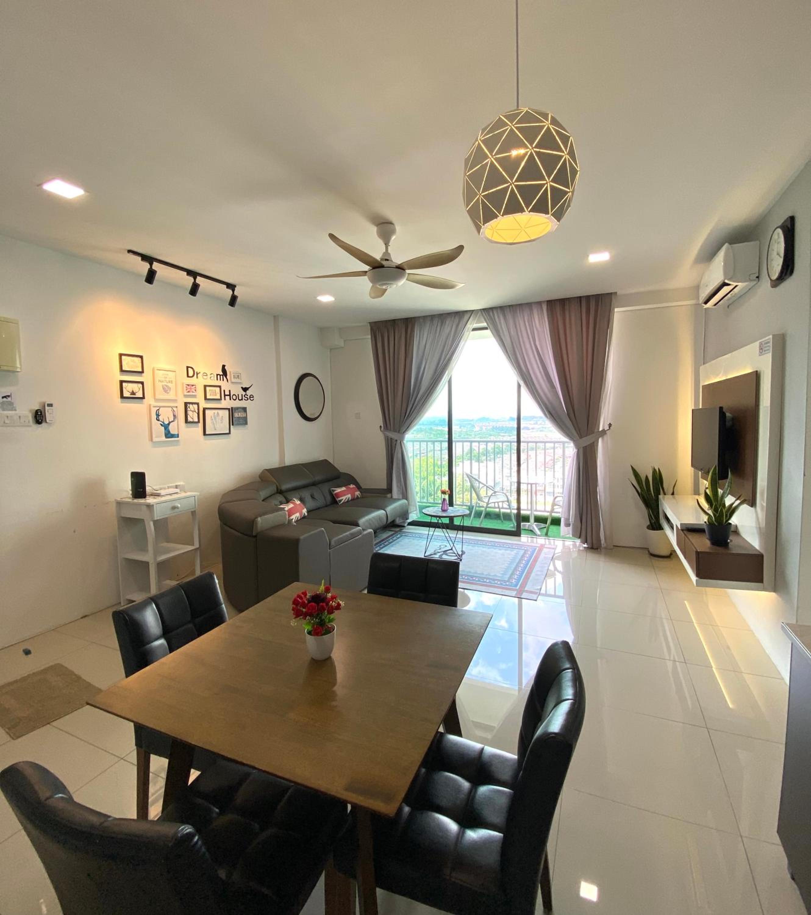 Best Modern Design Homestay Meru Casa Kayangan photo 6