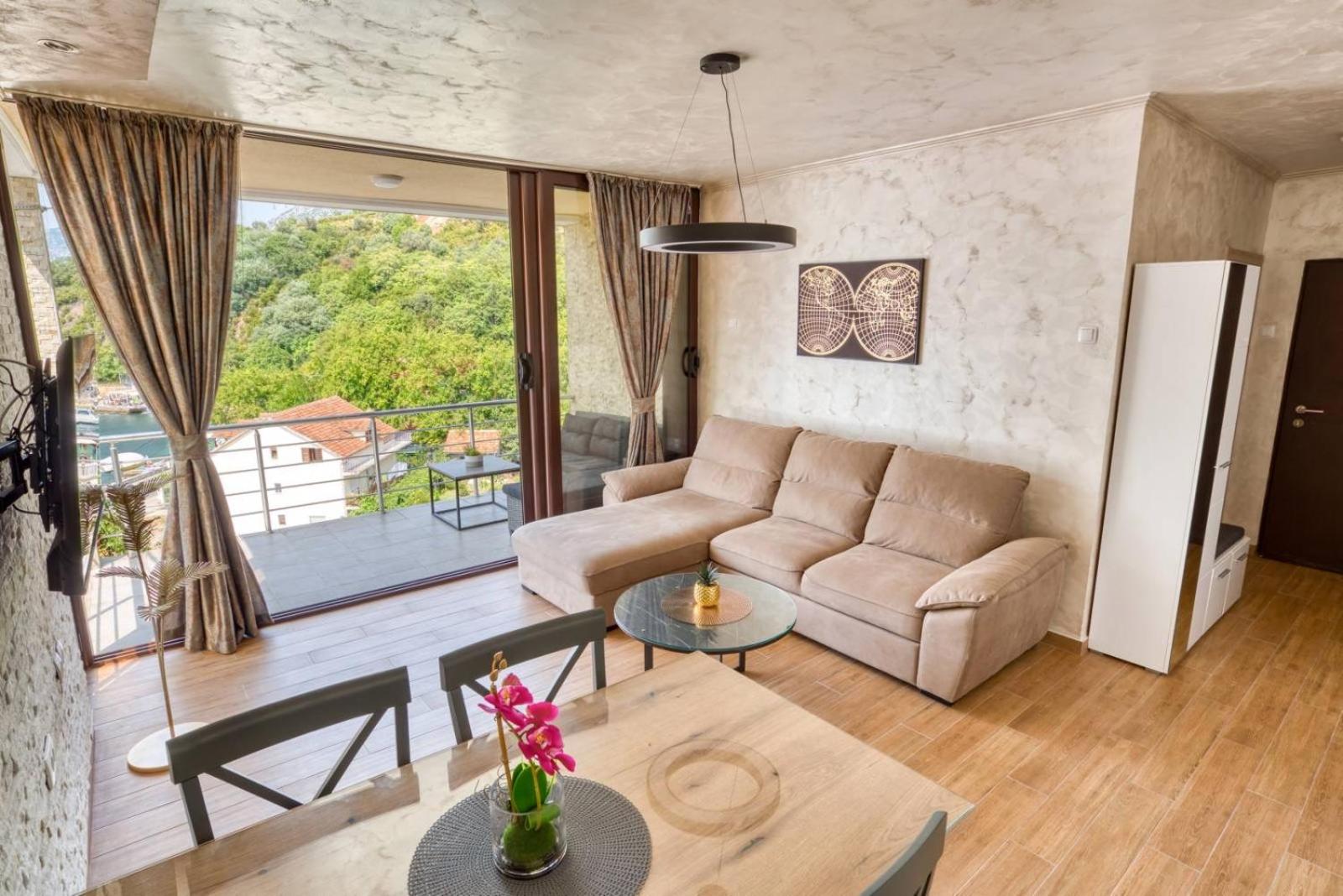 Apartmani Nikic Tivat view 3