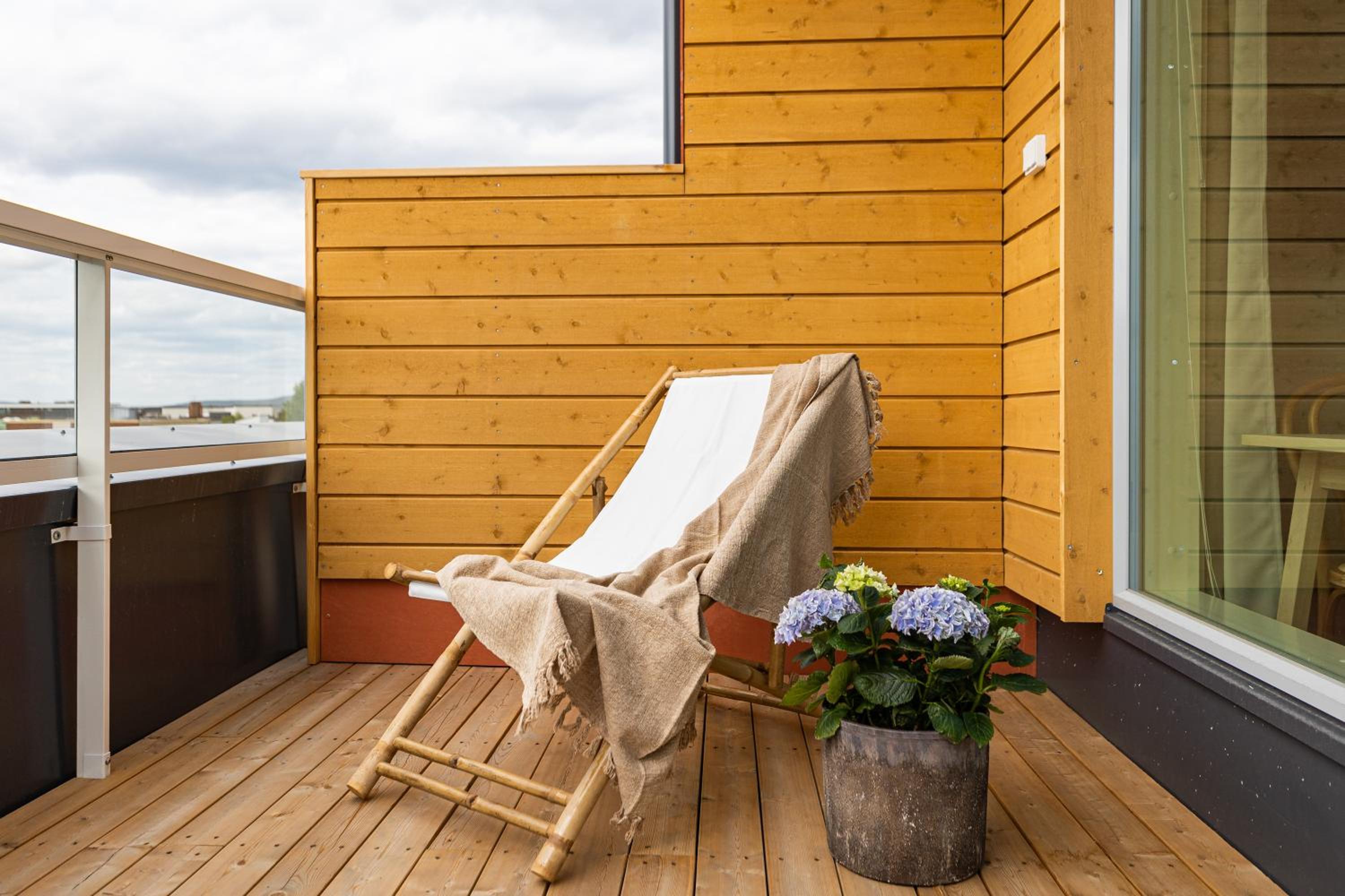 Arctic Taiga Penthouse City Suite