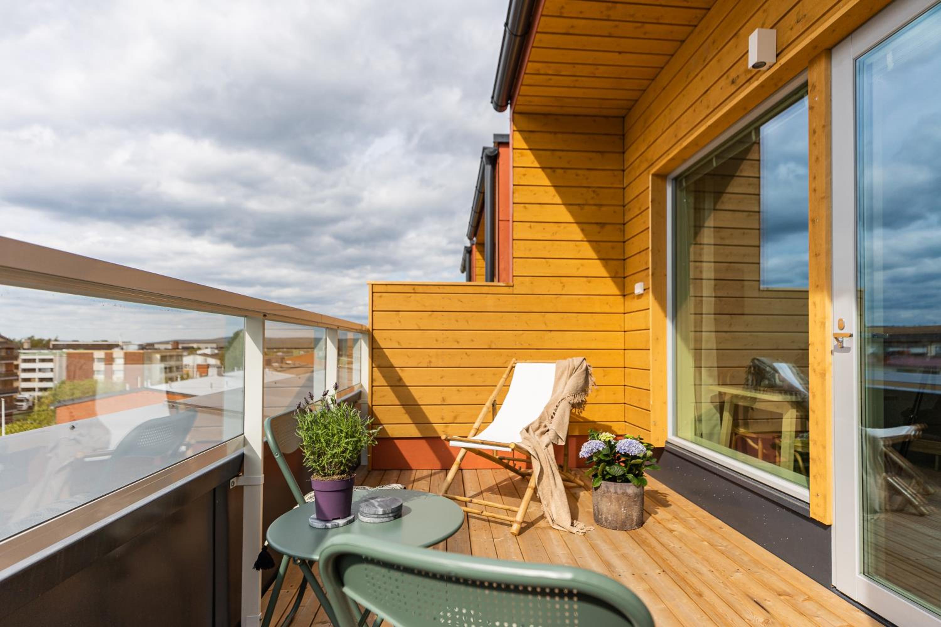 Arctic Taiga Penthouse City Suite