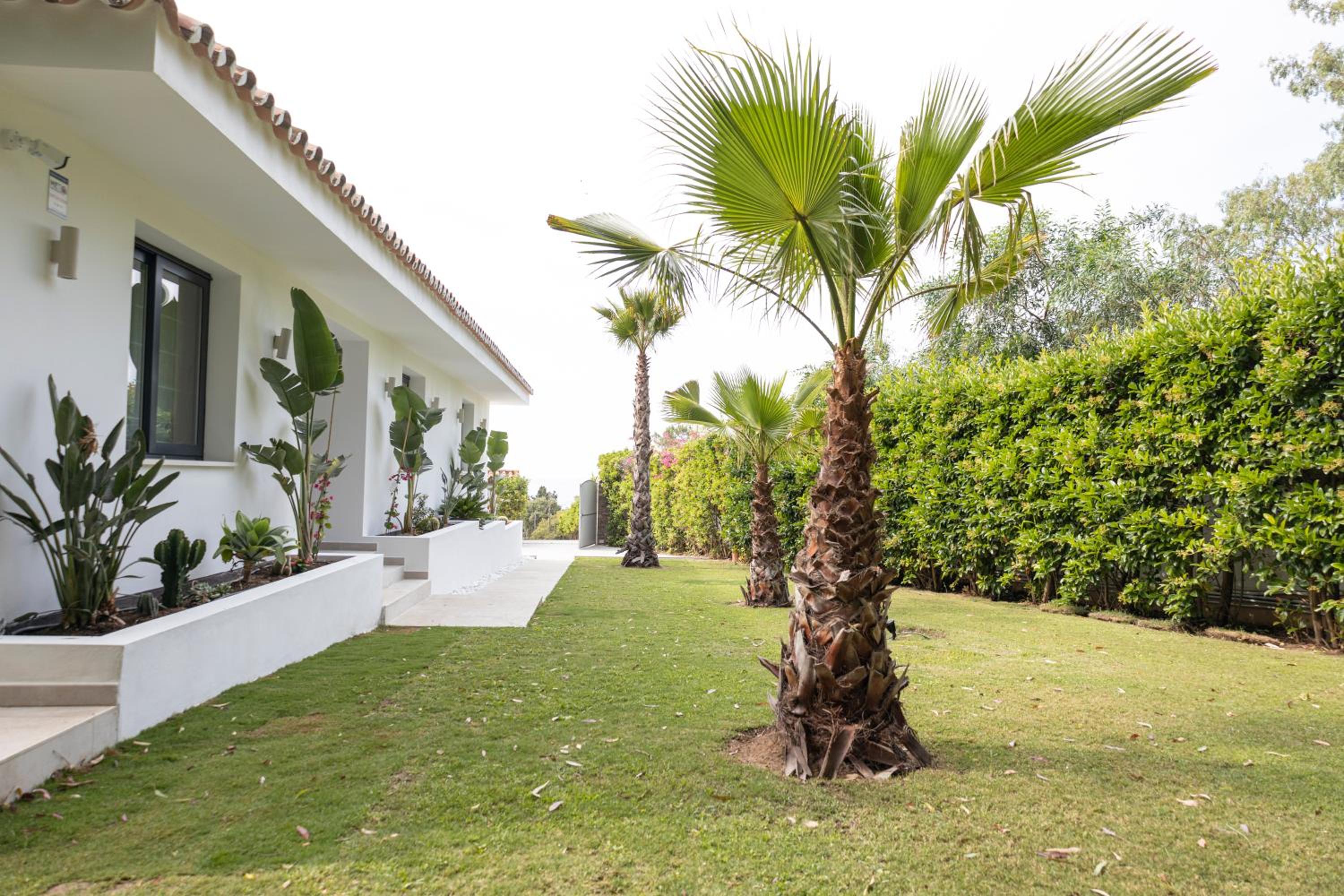 Large 5 bedroom Villa with heated pool + sea views view 4