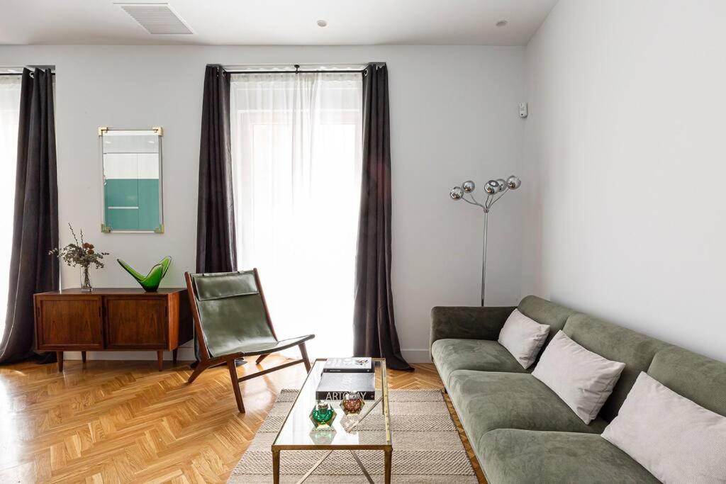 Infantas Piso at Justicia Barrio
