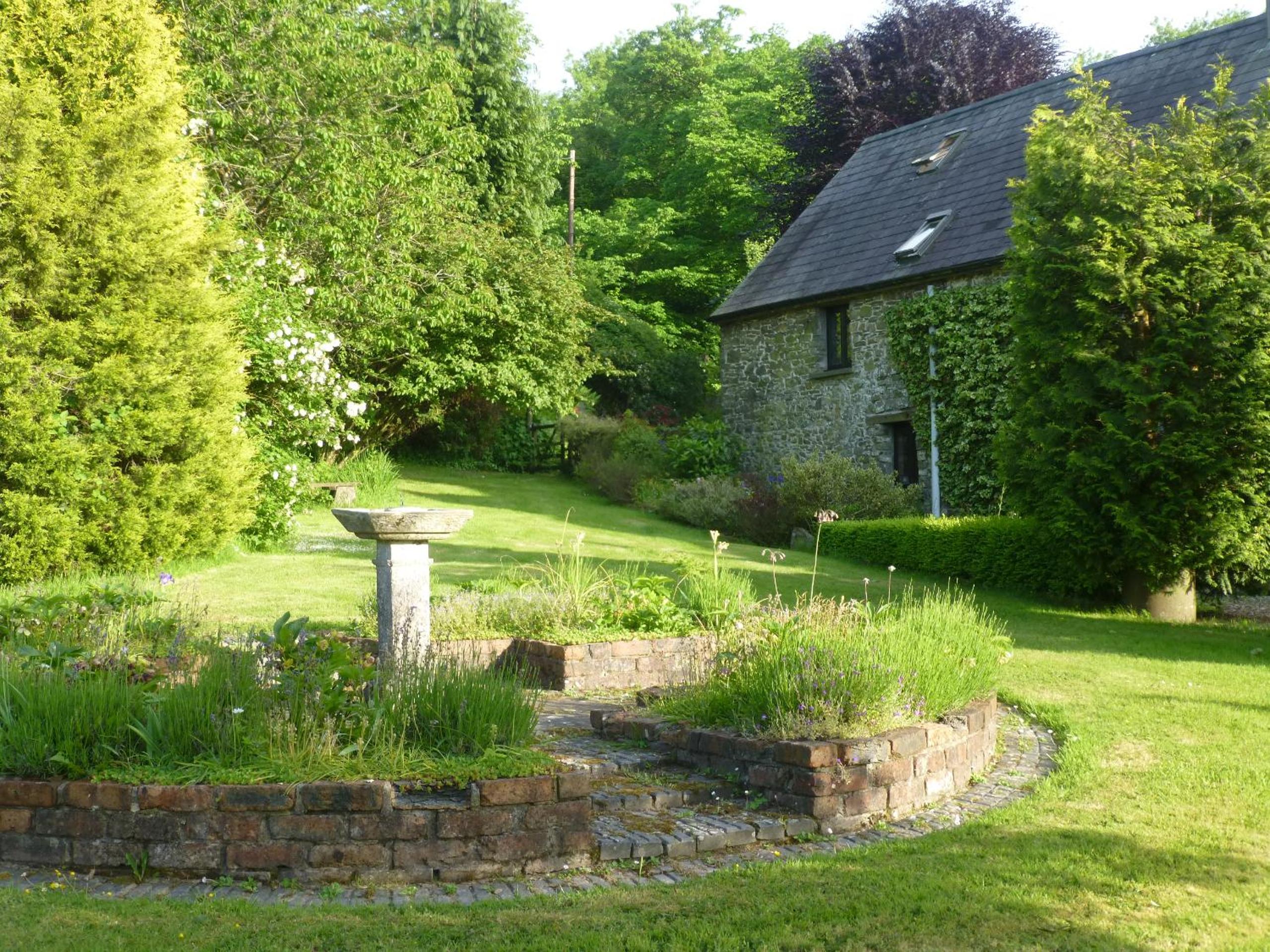 Ty Cefn Tregib