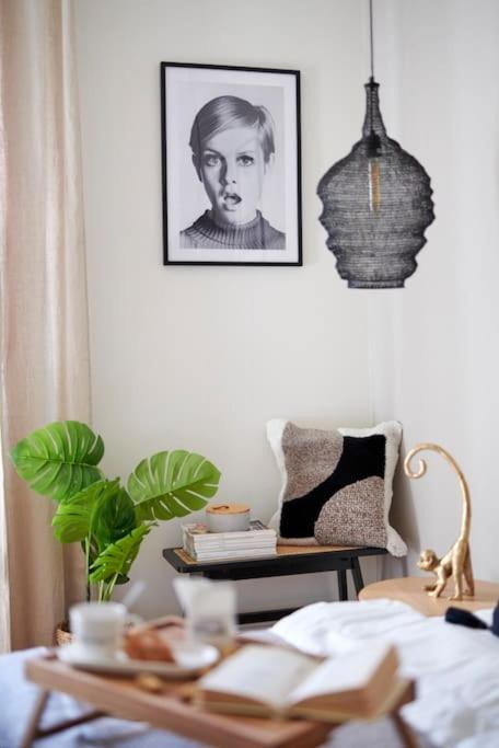 Scandinavian Art 3-BDR Apartment