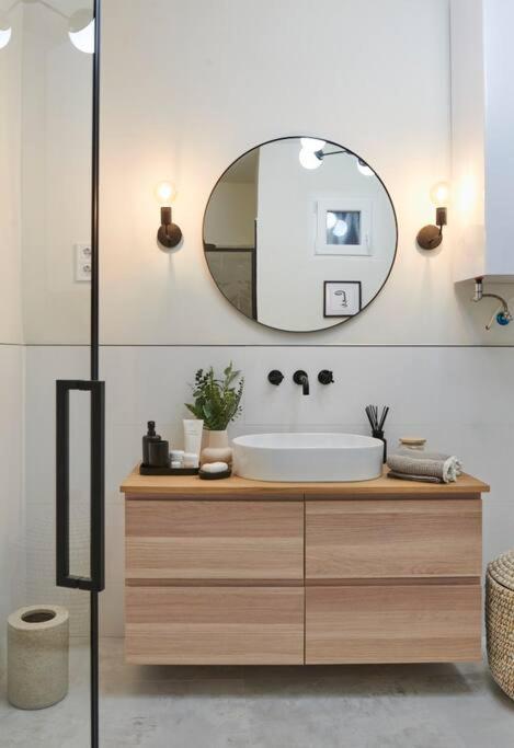 Scandinavian Art 3-BDR Apartment
