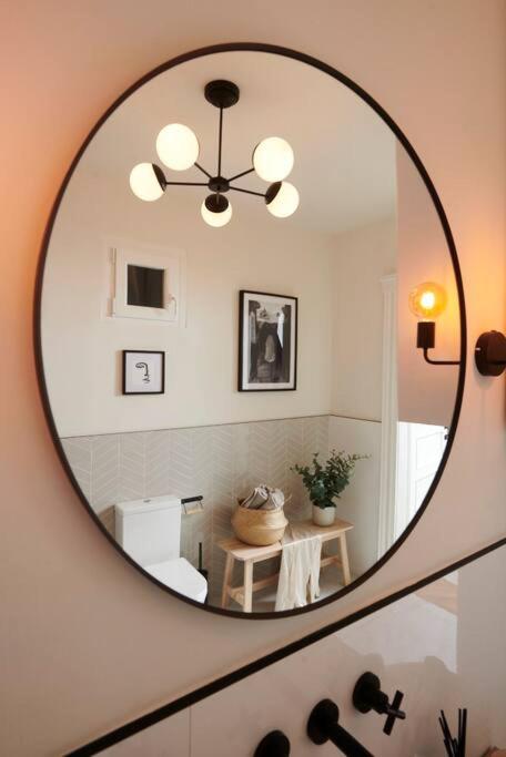 Scandinavian Art 3-BDR Apartment