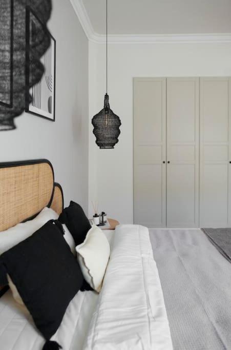 Scandinavian Art 3-BDR Apartment