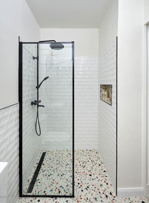 Scandinavian Art 3-BDR Apartment