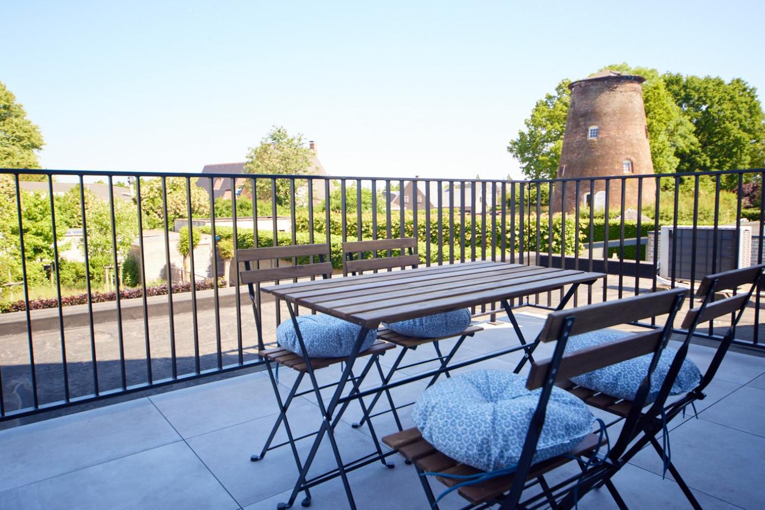 Apartment with a view and parking