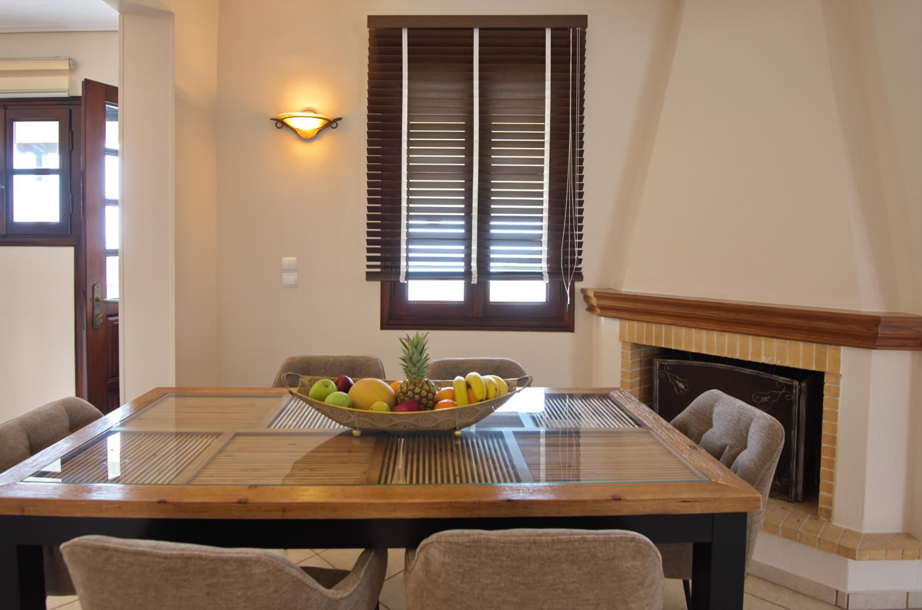 Elpida Apartments