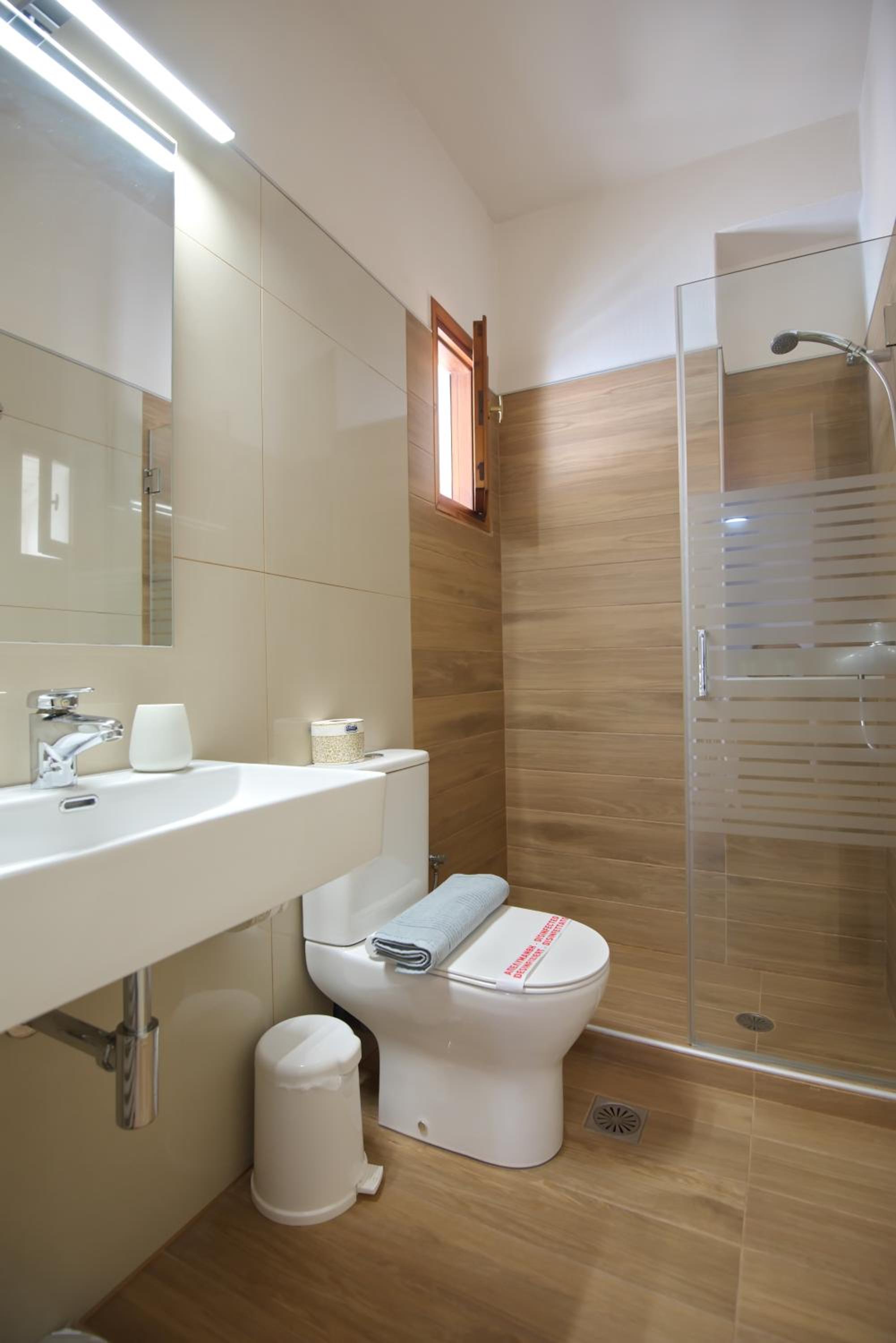 Elpida Apartments