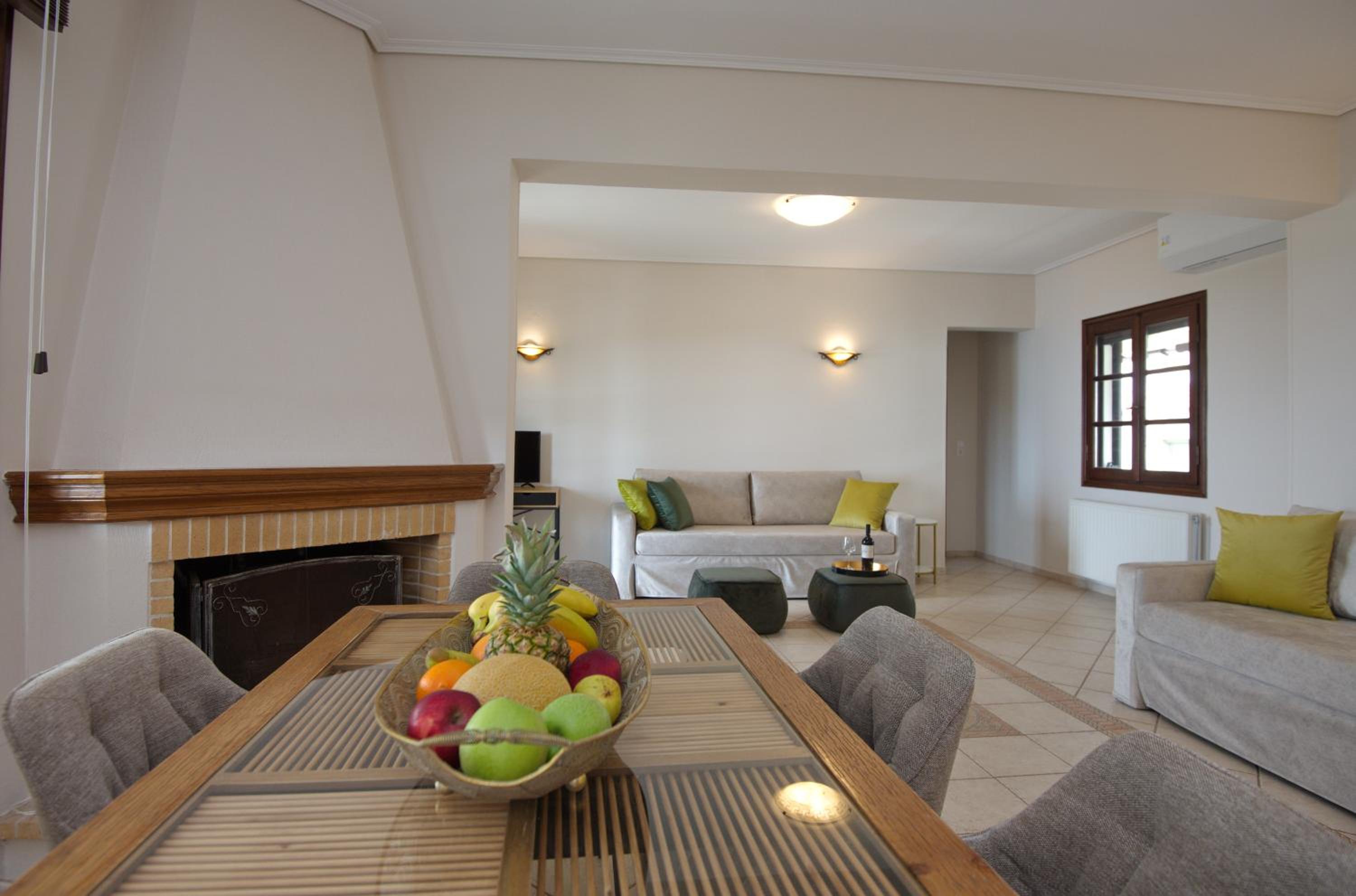 Elpida Apartments