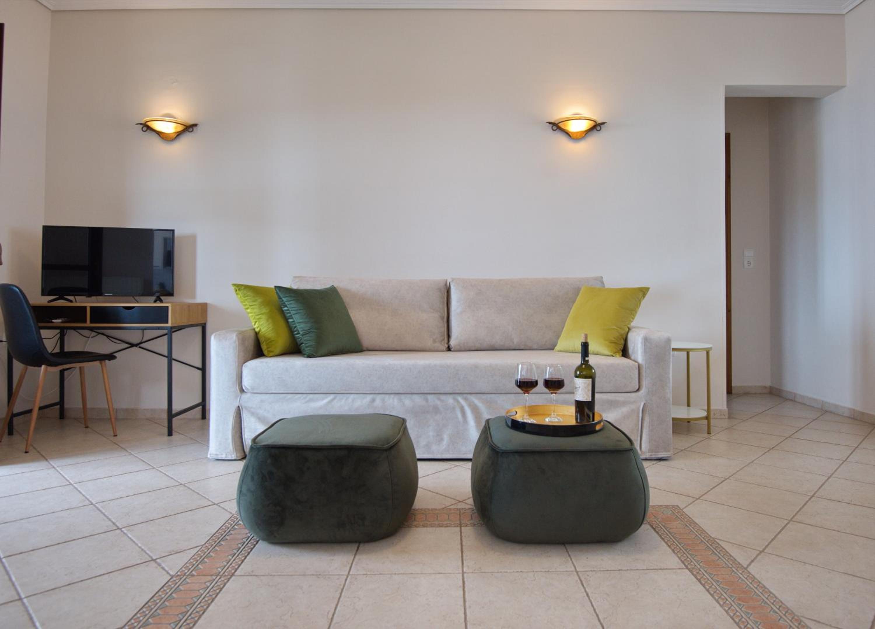Elpida Apartments