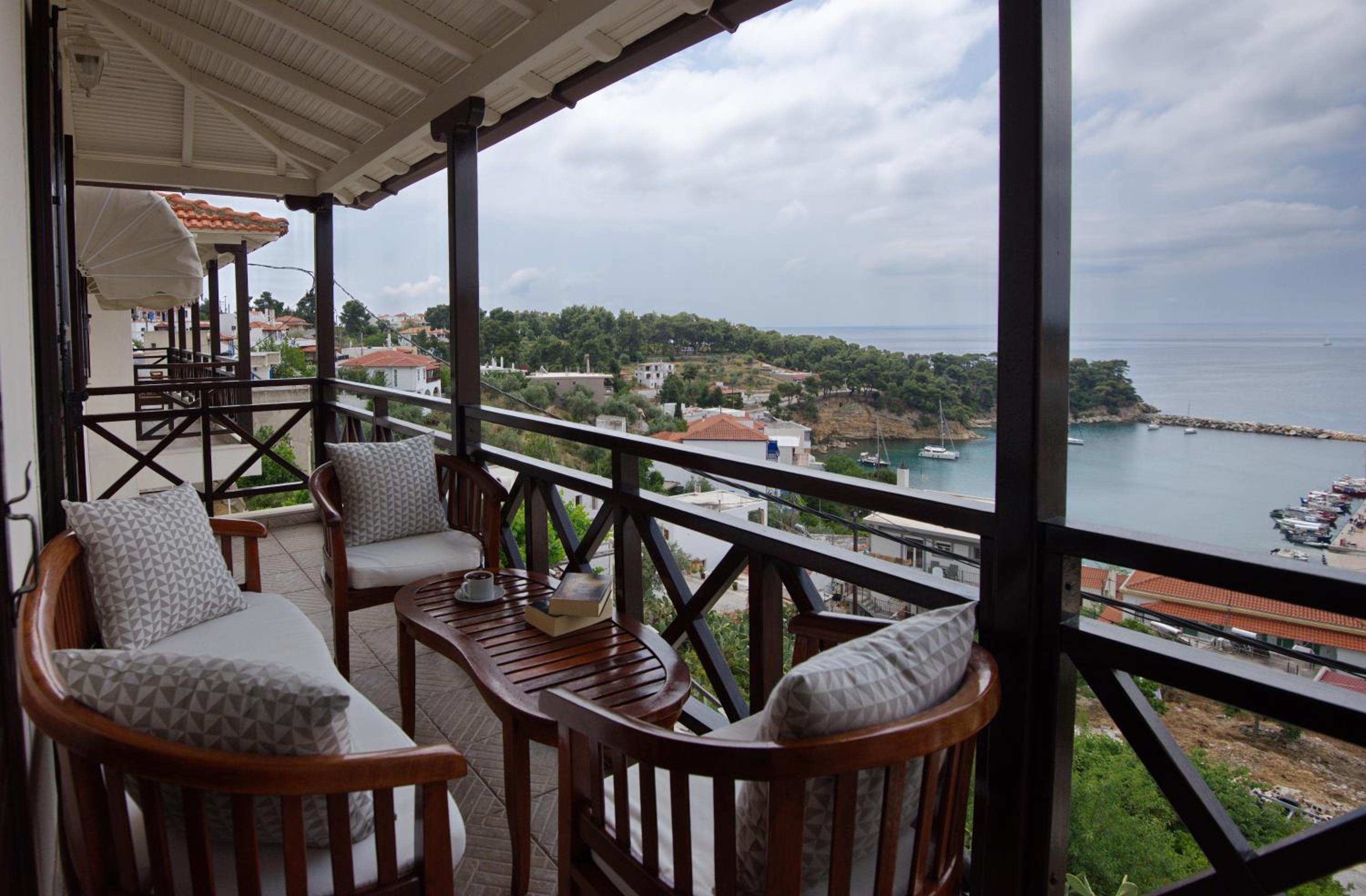 Elpida Apartments