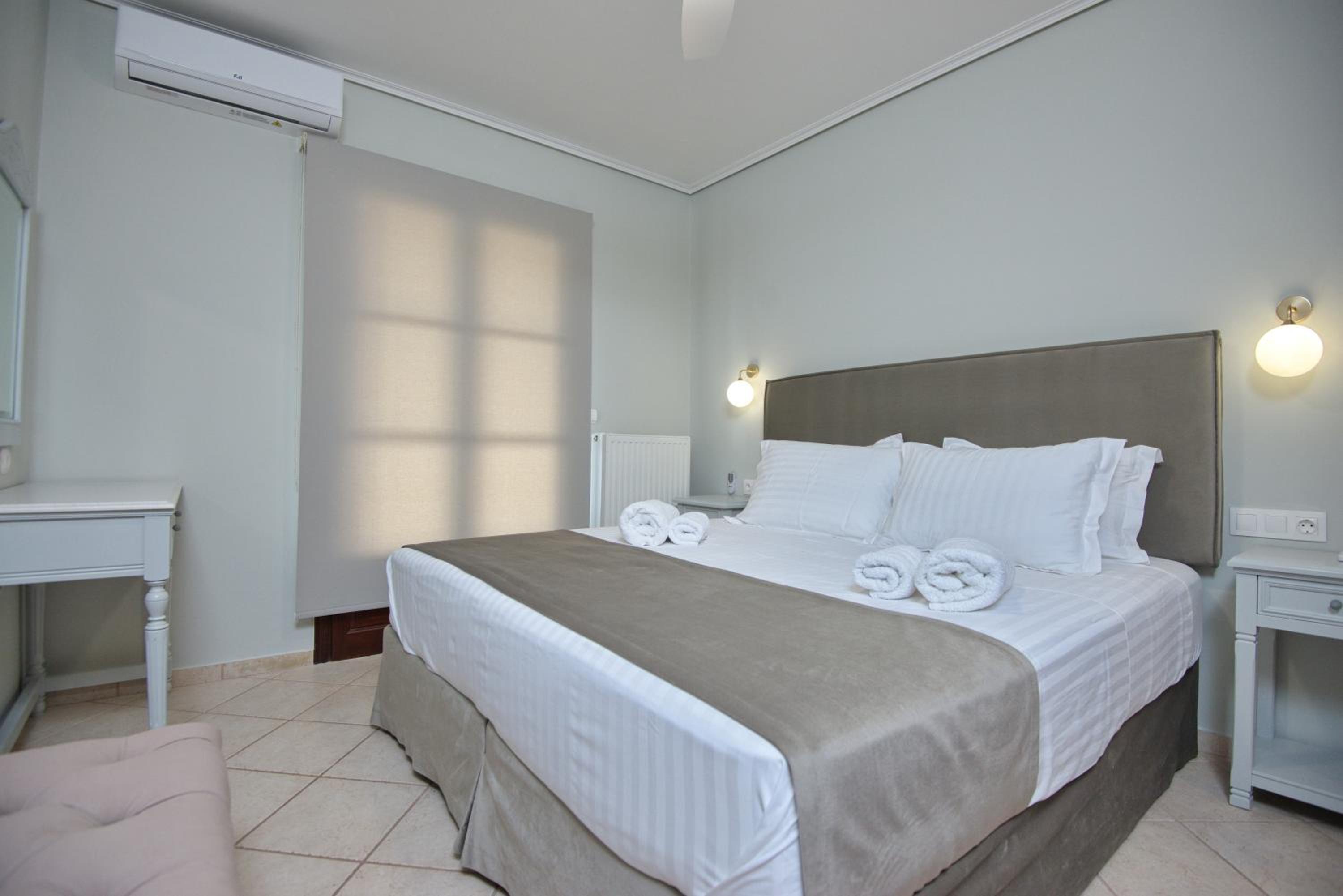 Elpida Apartments