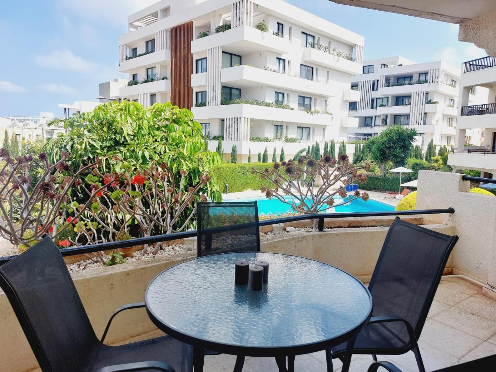1st Floor 1st Class Pool View Apt.