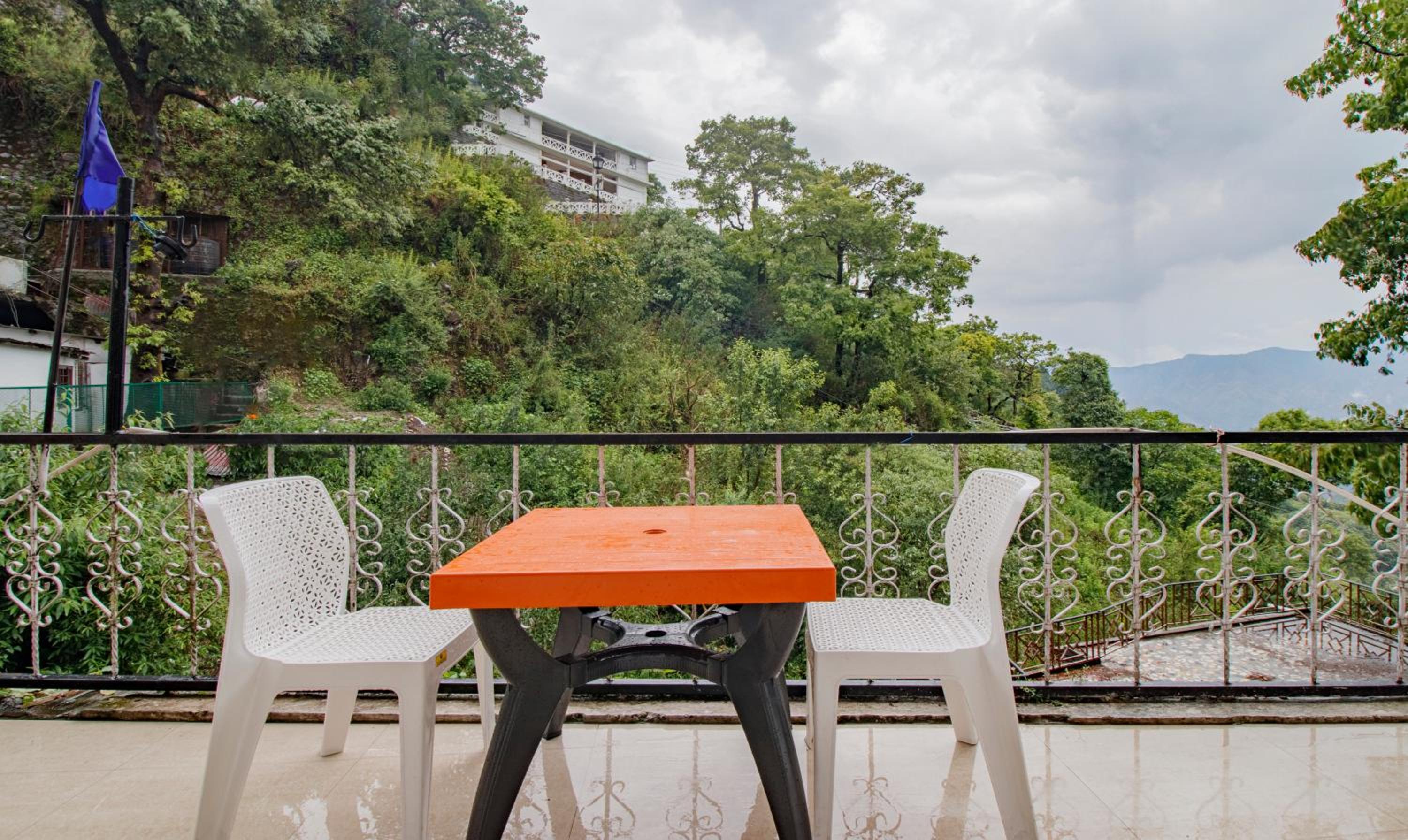 Mussoorie Vacations - Itsy Hotels Peak View, 300 Mts From Mall Road - Property Image 5