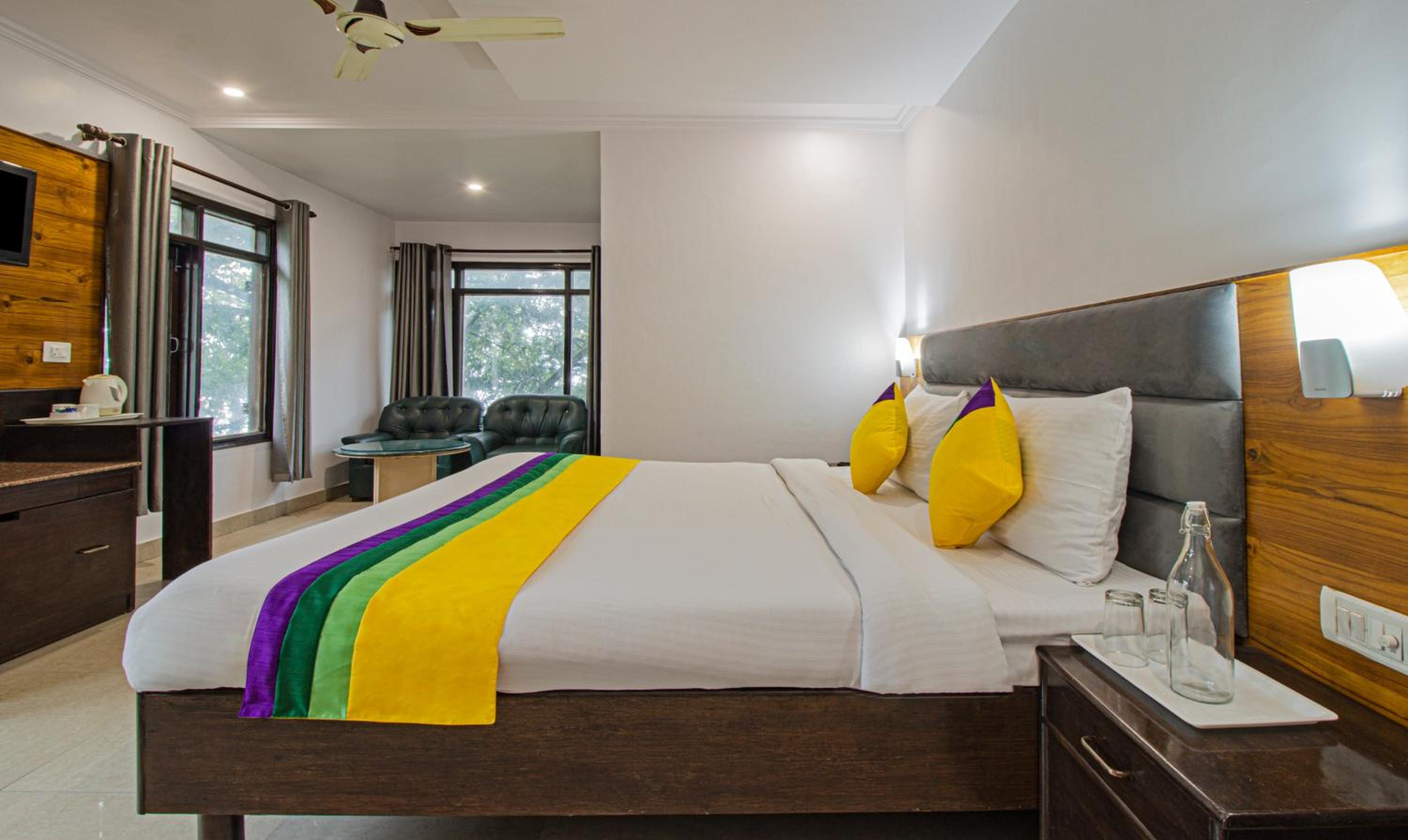 Mussoorie Vacations - Itsy Hotels Peak View, 300 Mts From Mall Road - Property Image 1