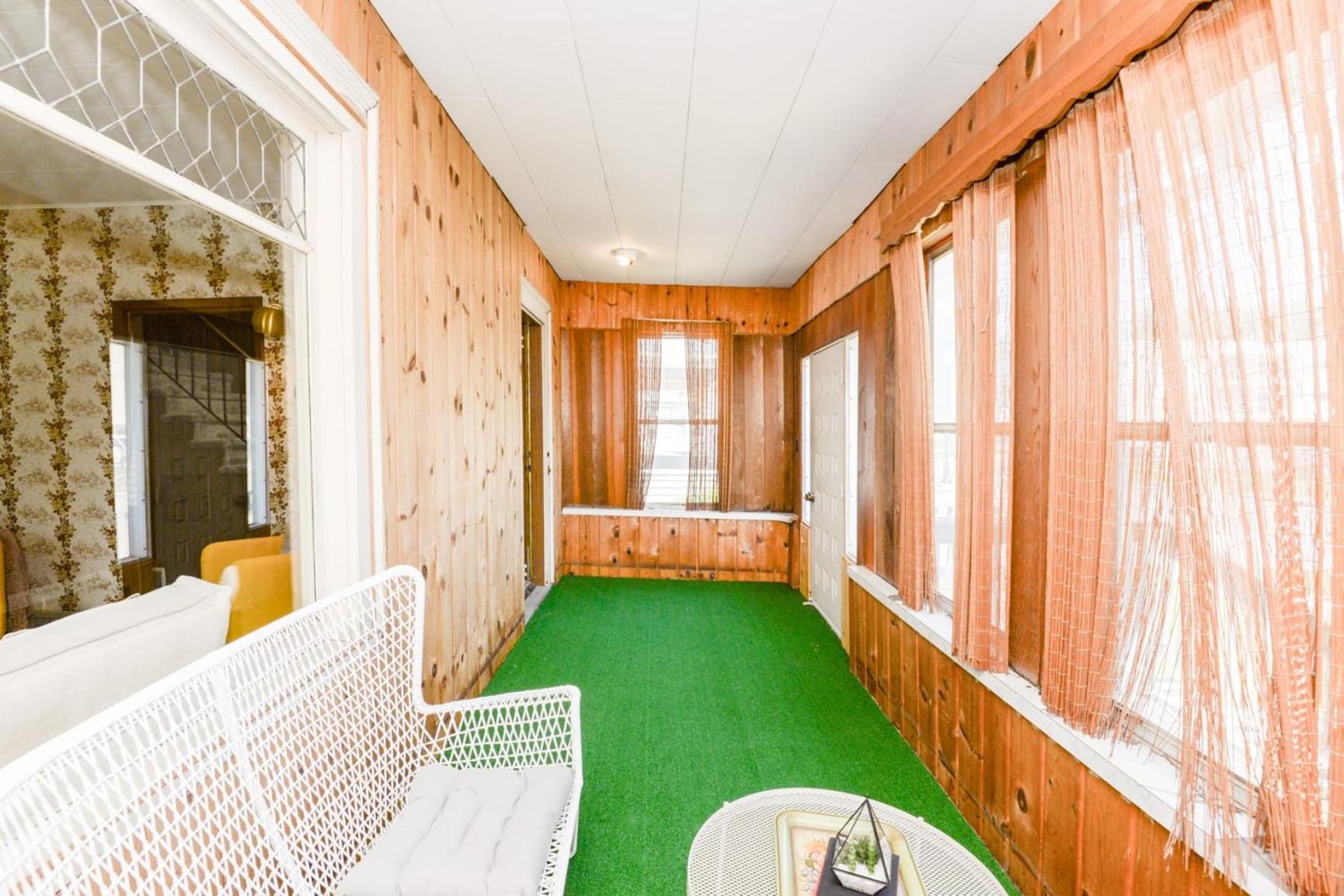 Hotel Unique Two Story with a Vintage Flare - Image 1