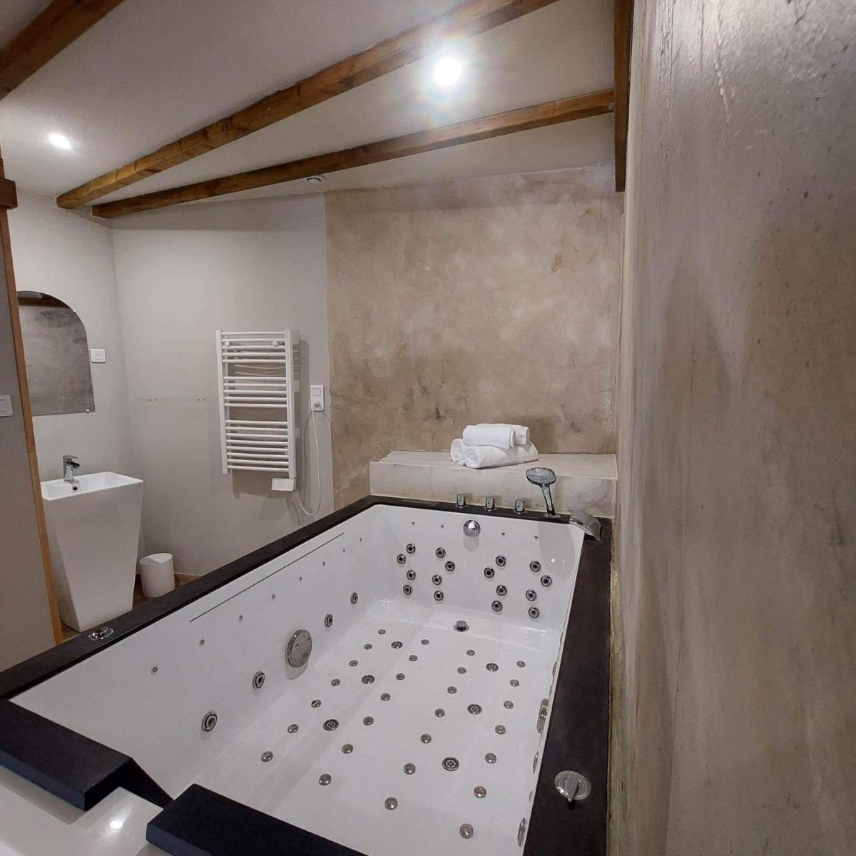 Manoir Les Cèdres view 3
