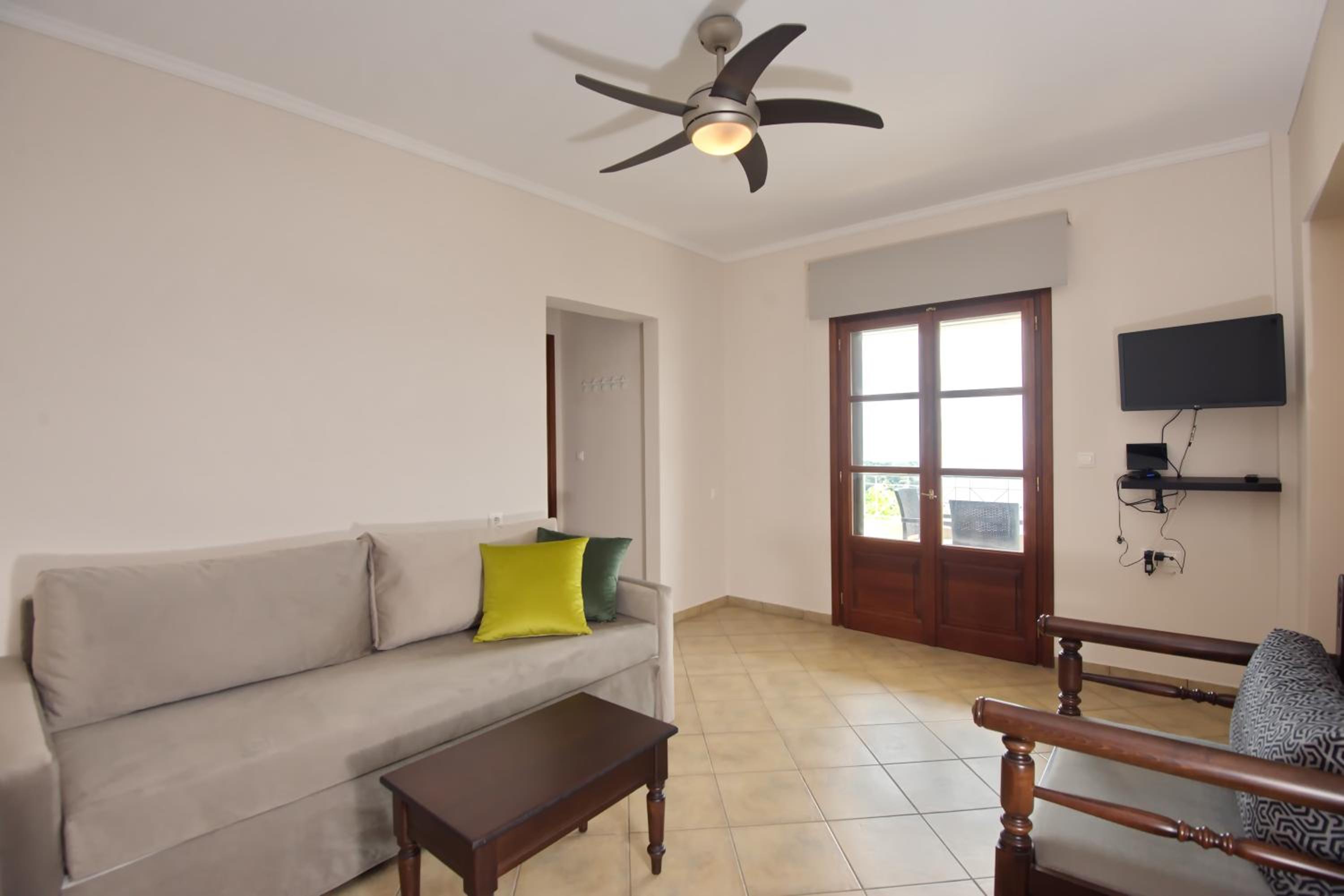 Elpida Apartments
