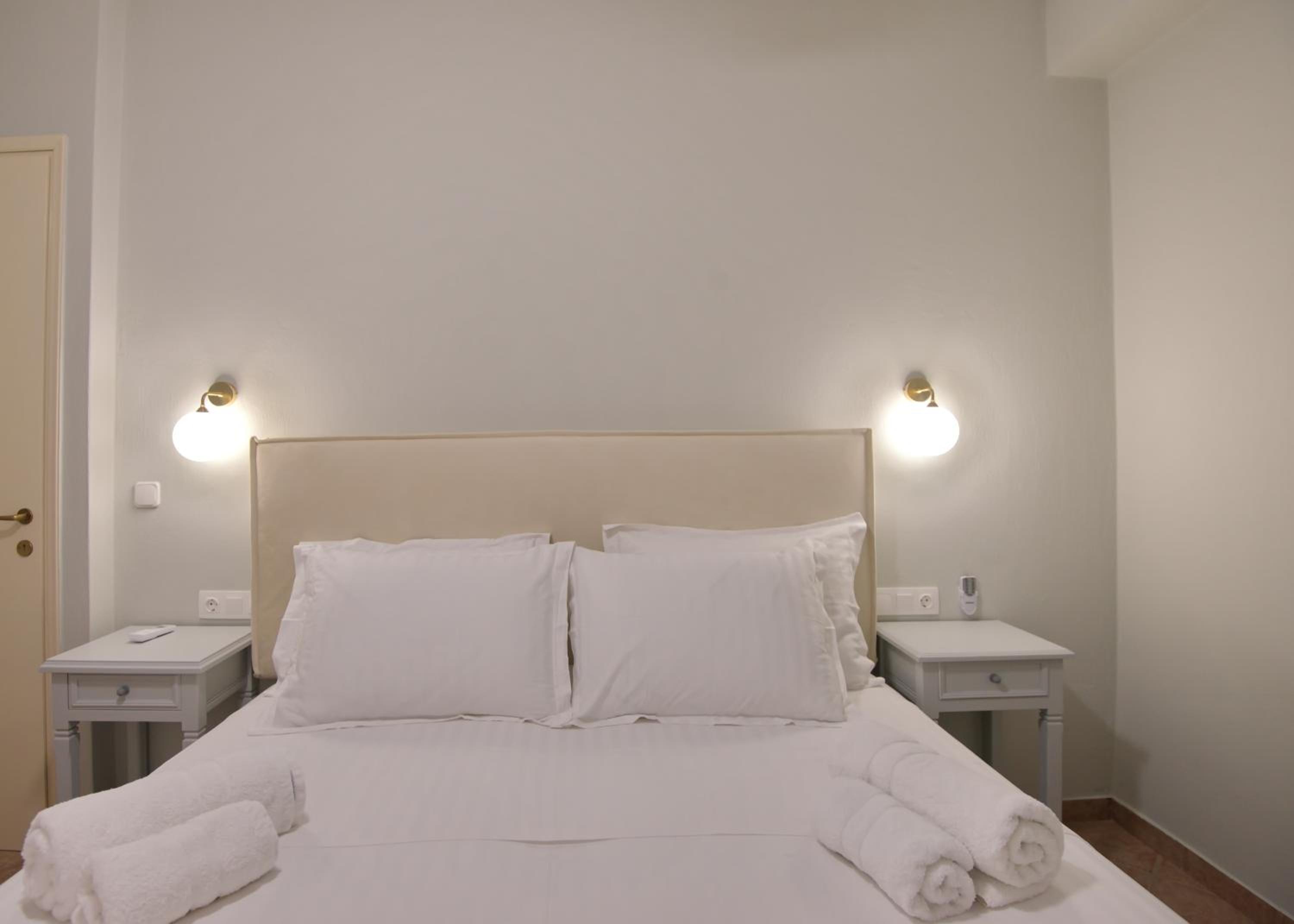 Elpida Apartments