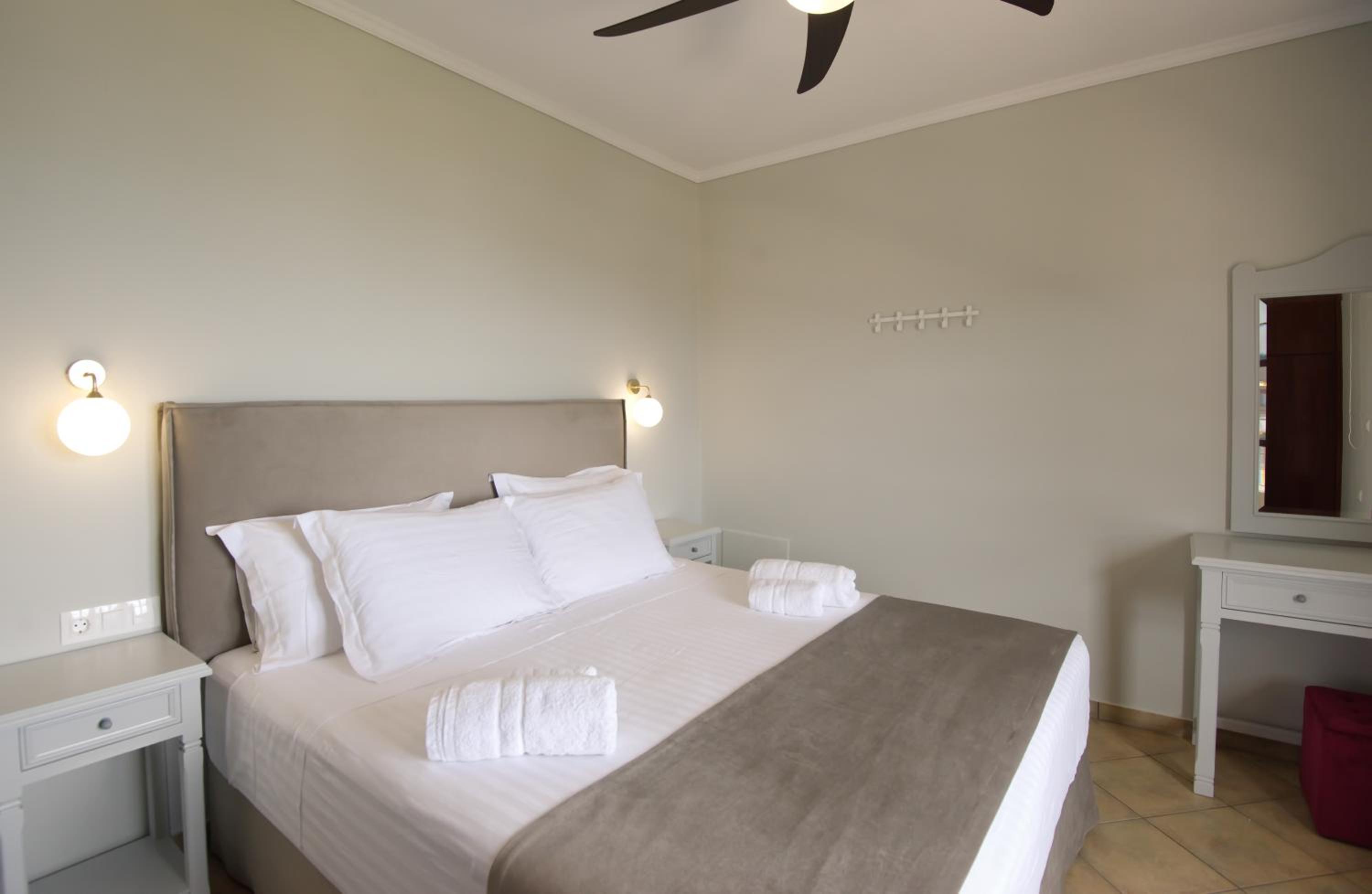 Elpida Apartments