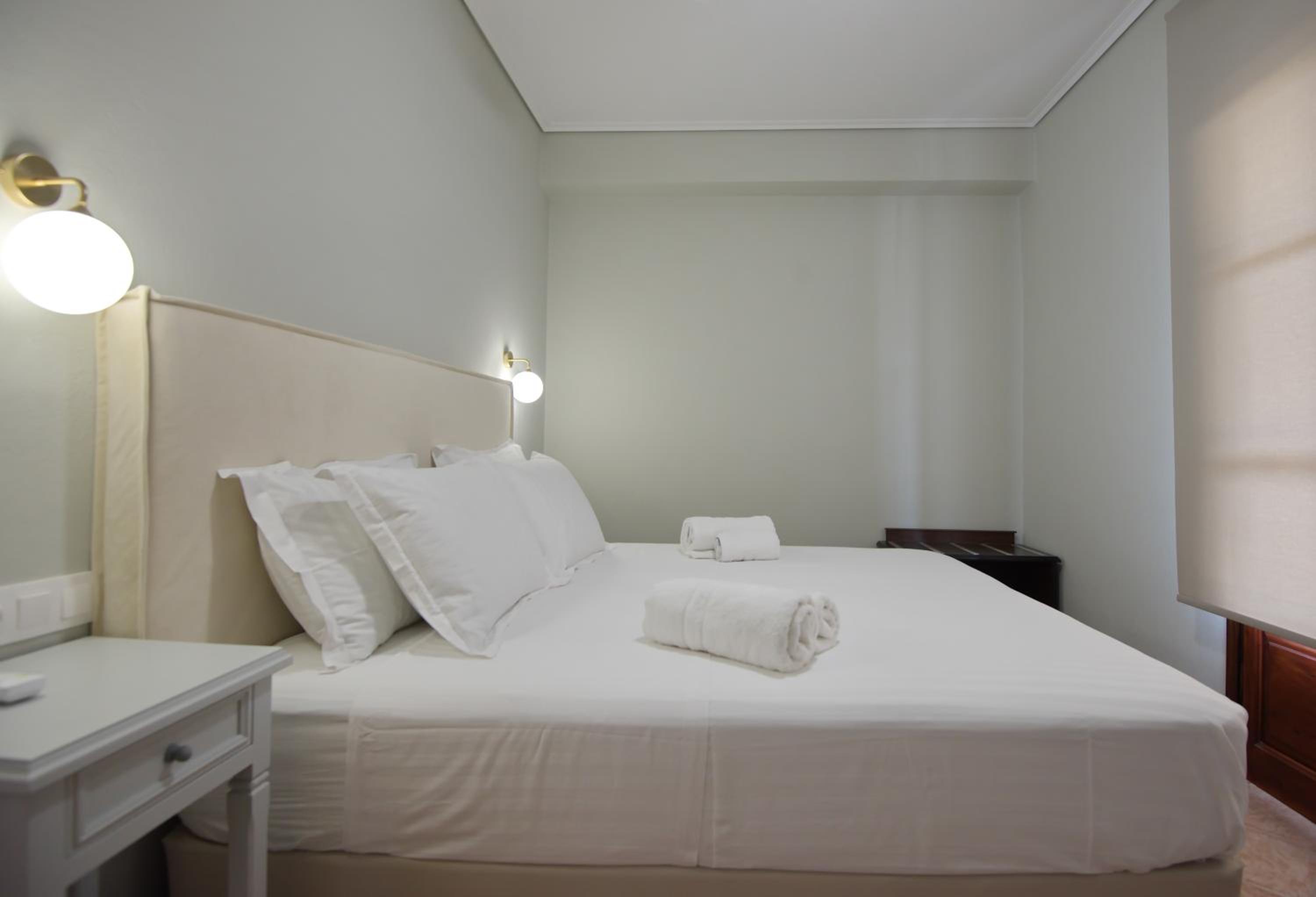 Elpida Apartments