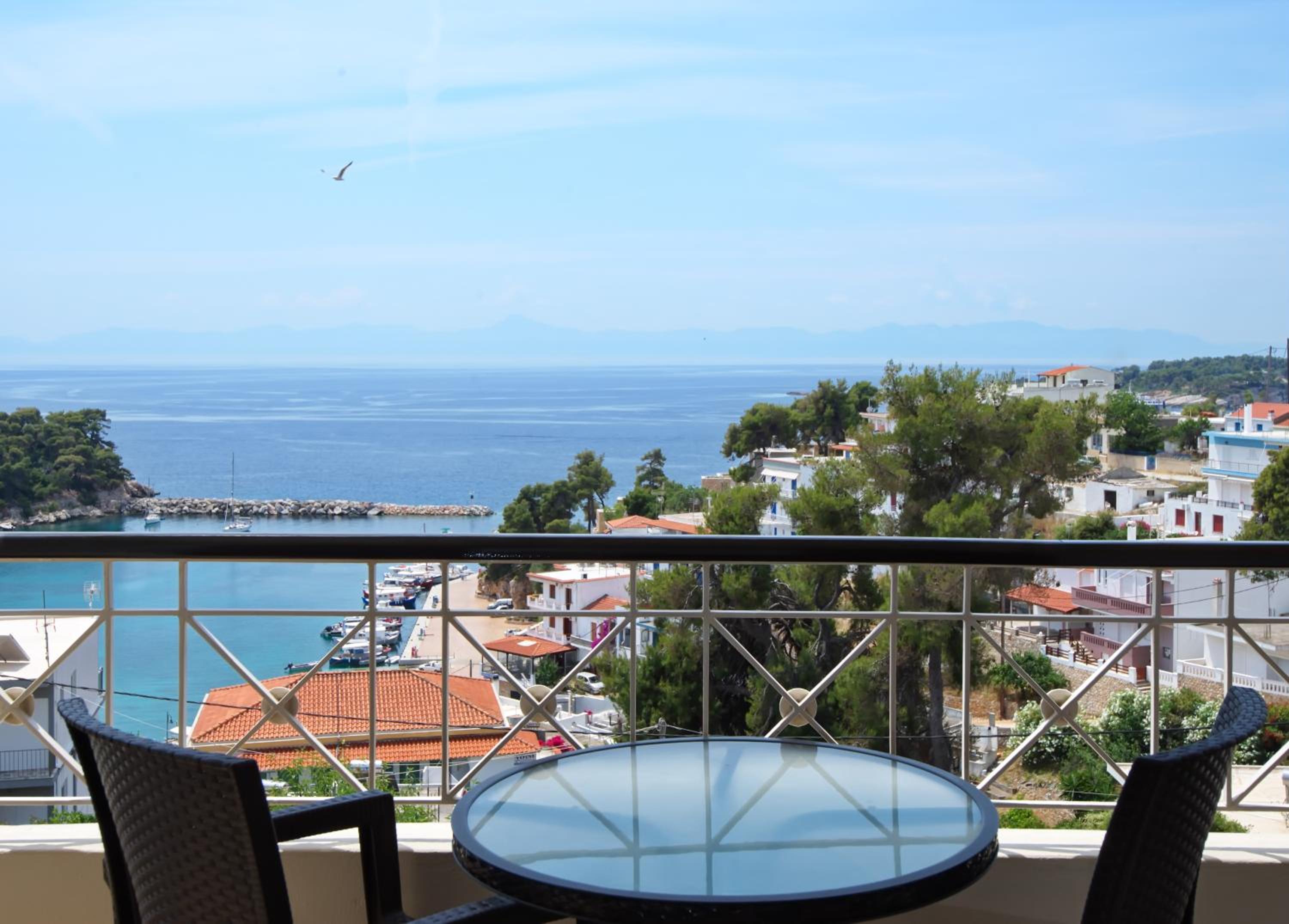Elpida Apartments