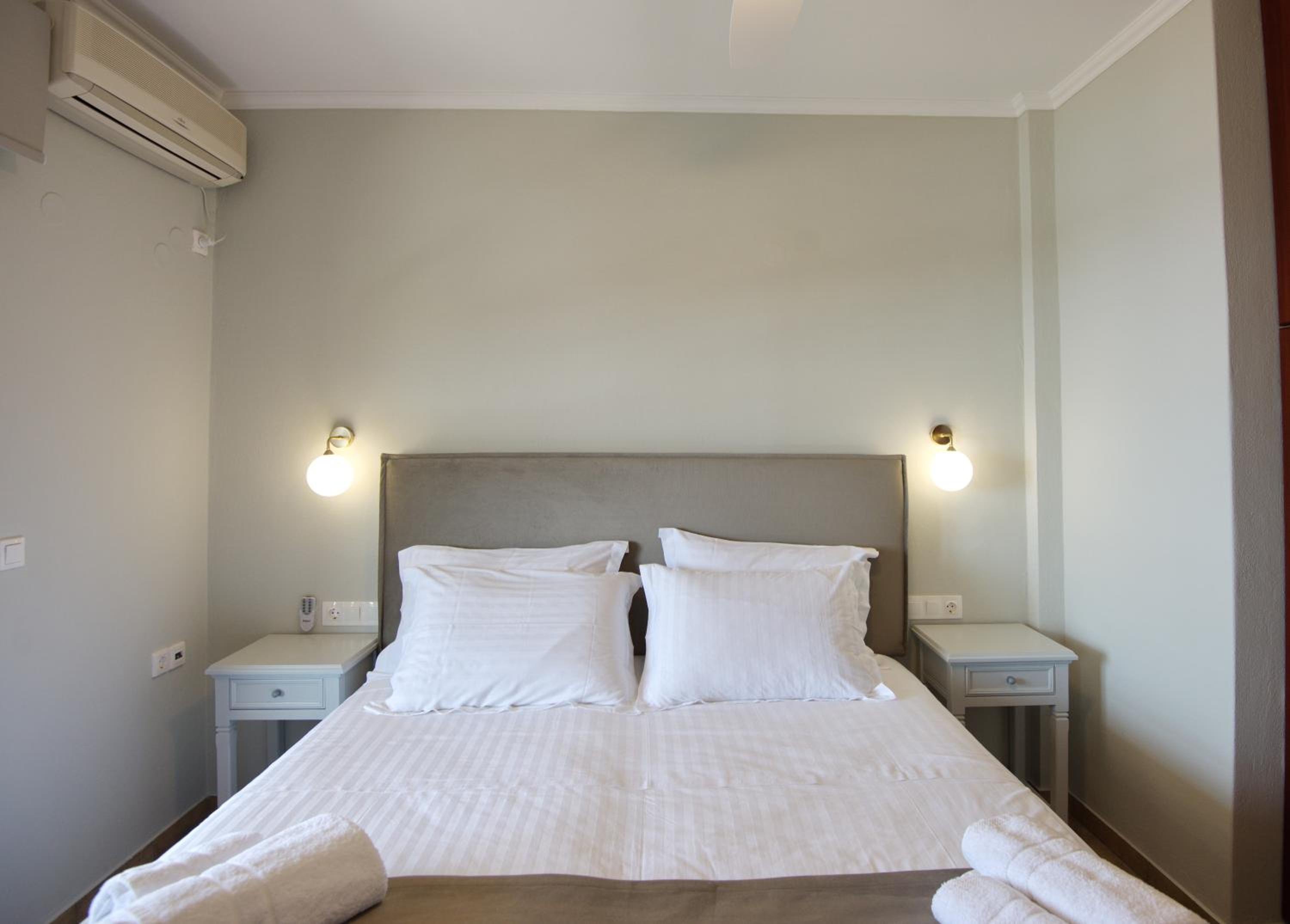 Elpida Apartments