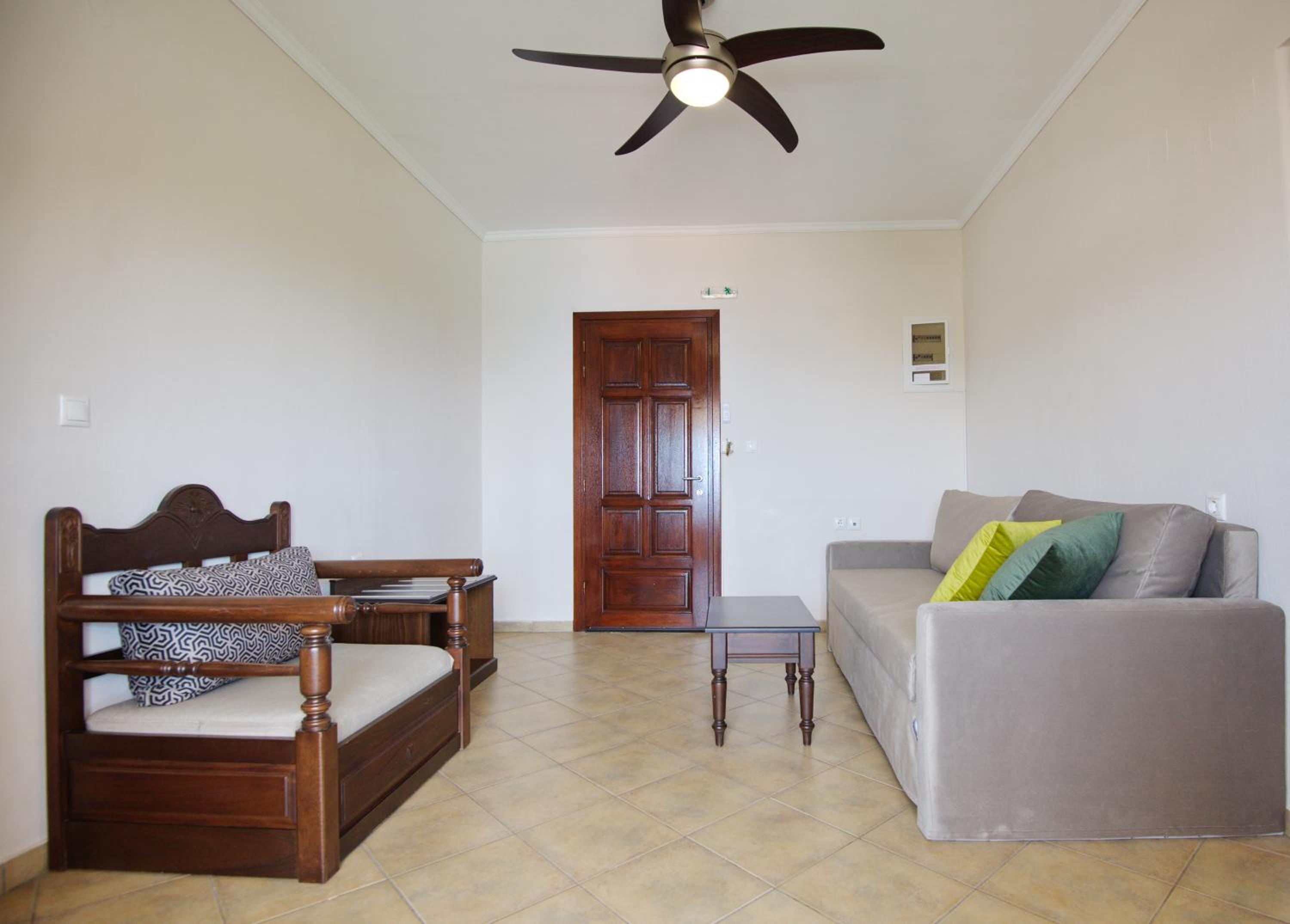 Elpida Apartments