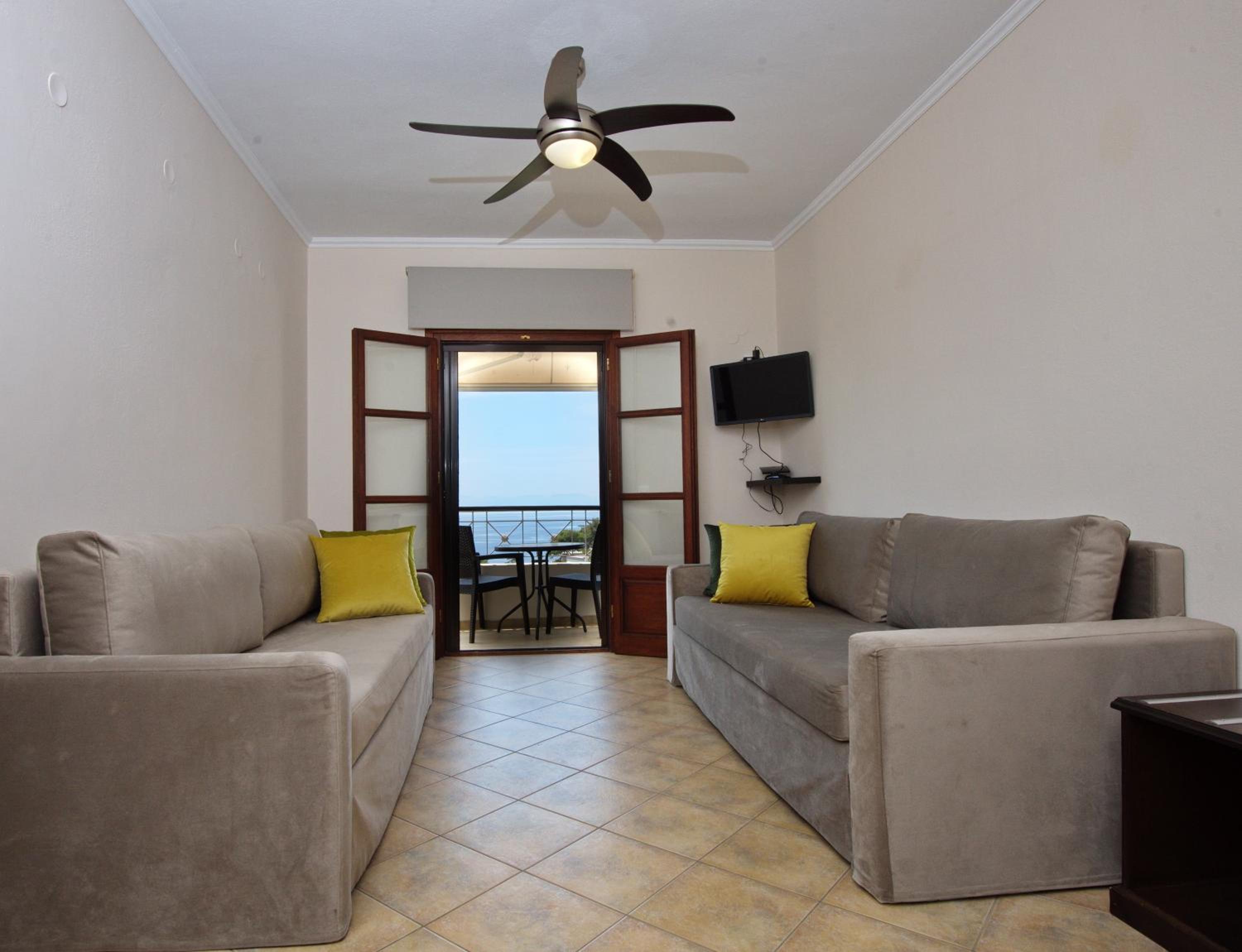 Elpida Apartments