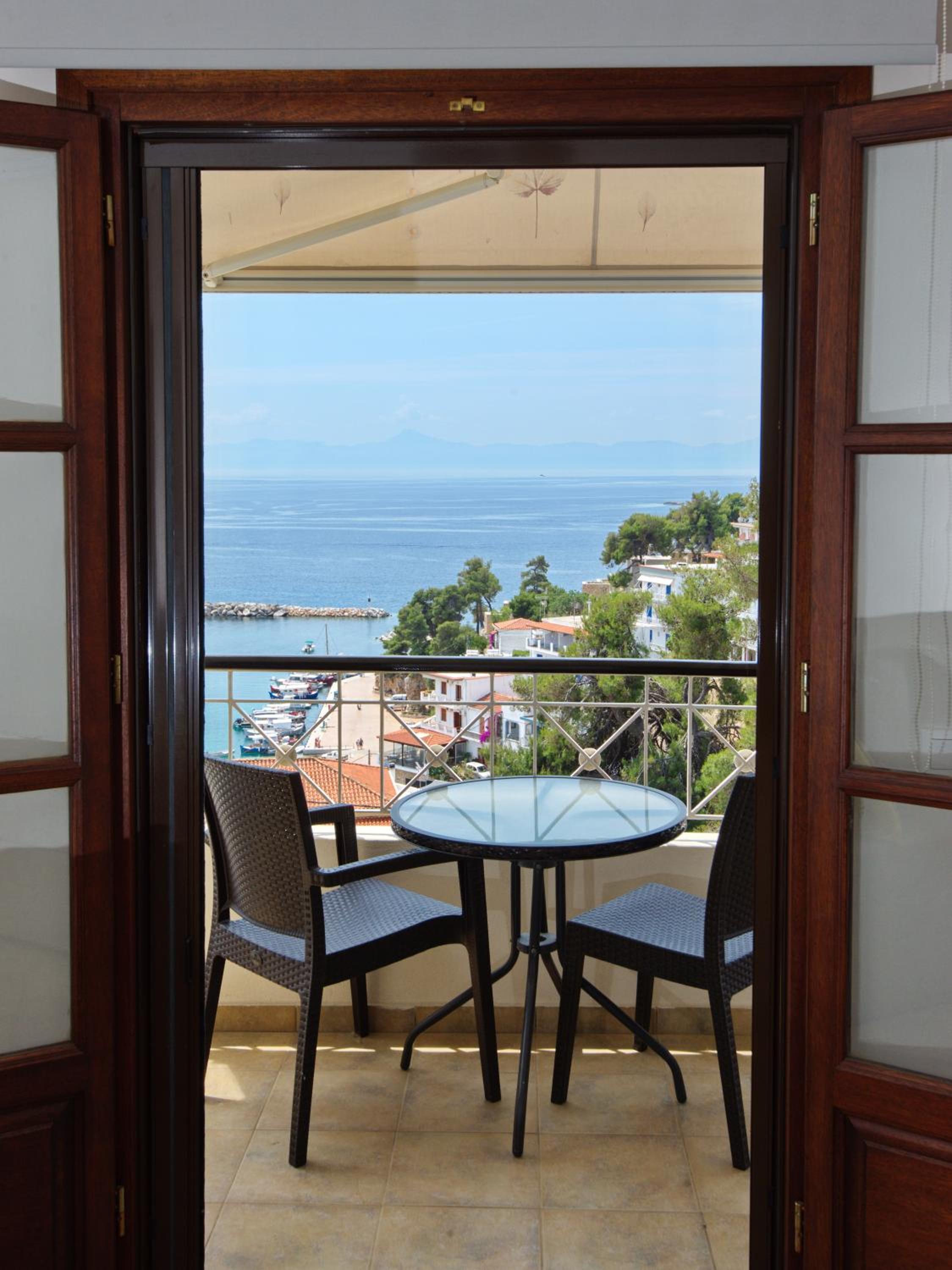 Elpida Apartments