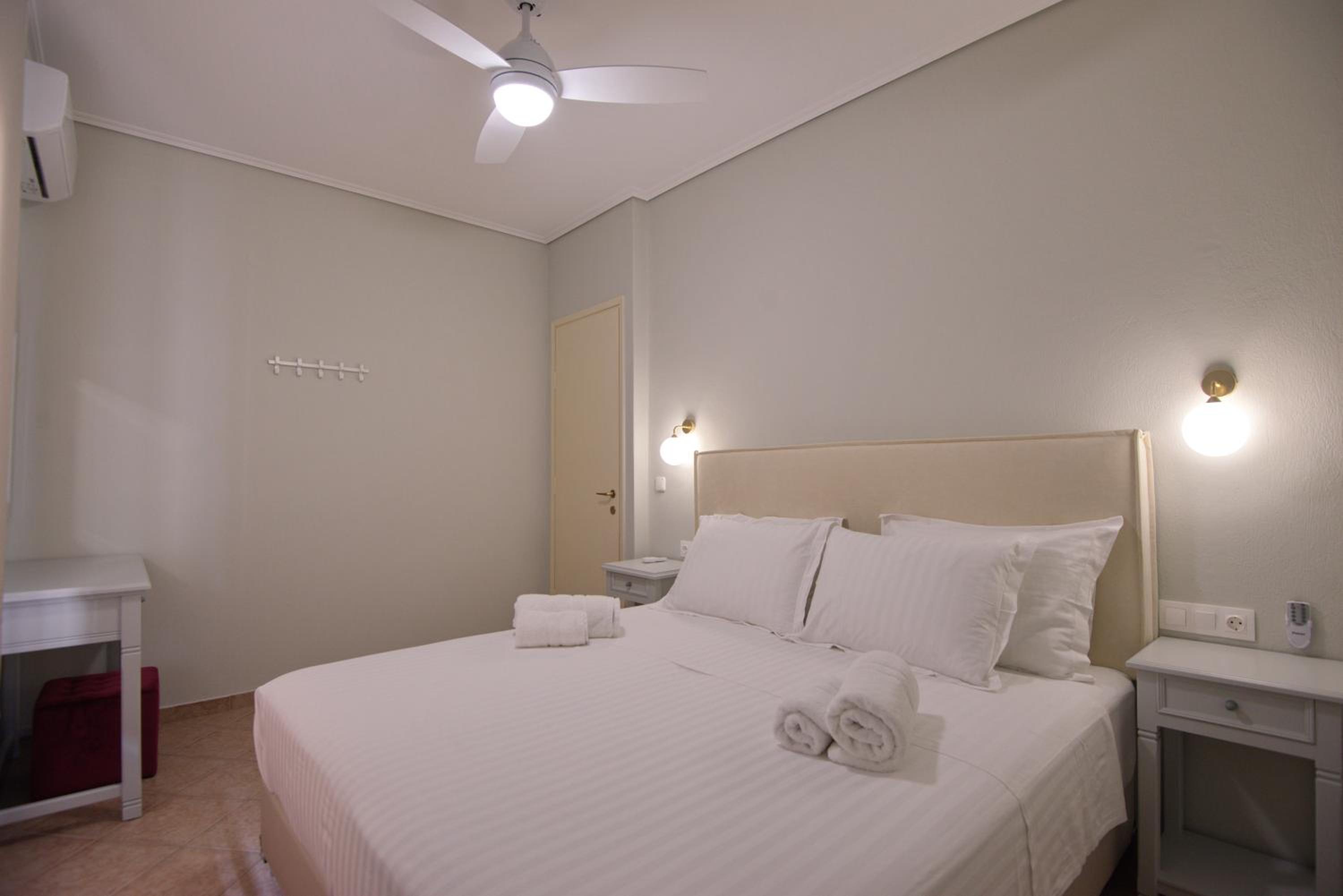 Elpida Apartments