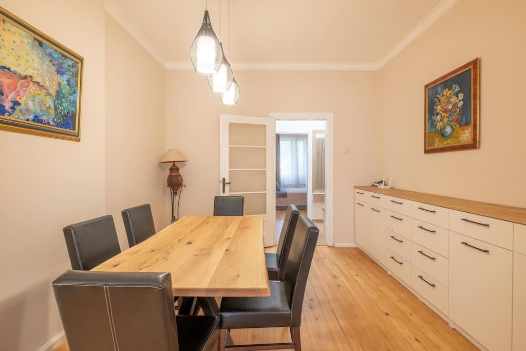Gorgeous 2 BDRM fully equipped flat, TOP location