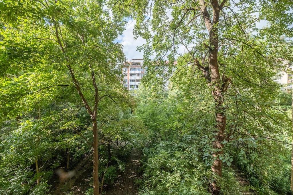 Gorgeous 2 BDRM fully equipped flat, TOP location