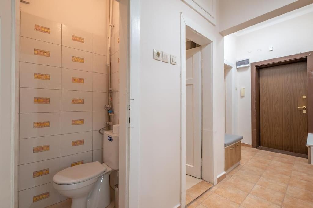 Gorgeous 2 BDRM fully equipped flat, TOP location