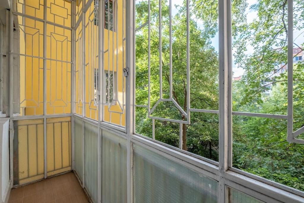 Gorgeous 2 BDRM fully equipped flat, TOP location