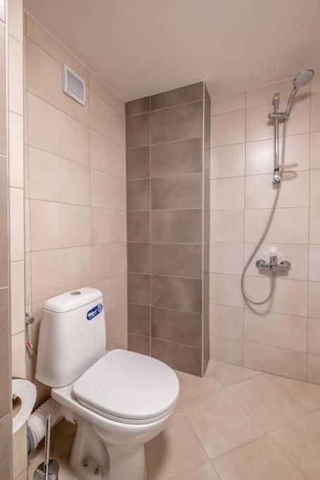 Gorgeous 2 BDRM fully equipped flat, TOP location