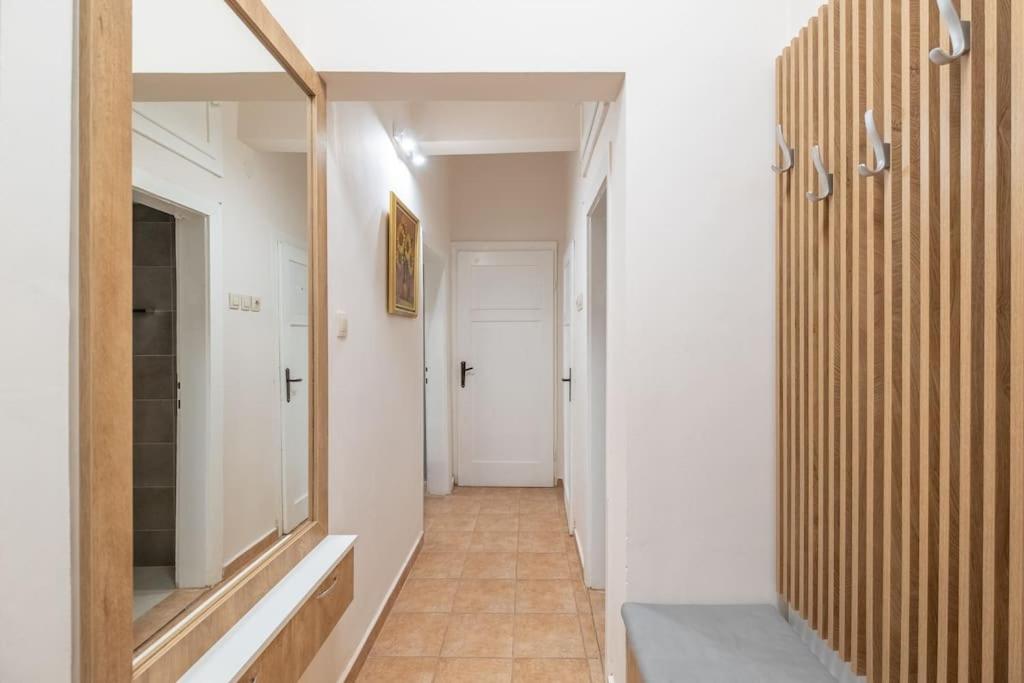 Gorgeous 2 BDRM fully equipped flat, TOP location