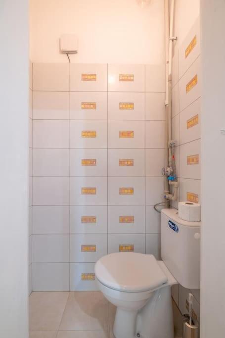 Gorgeous 2 BDRM fully equipped flat, TOP location