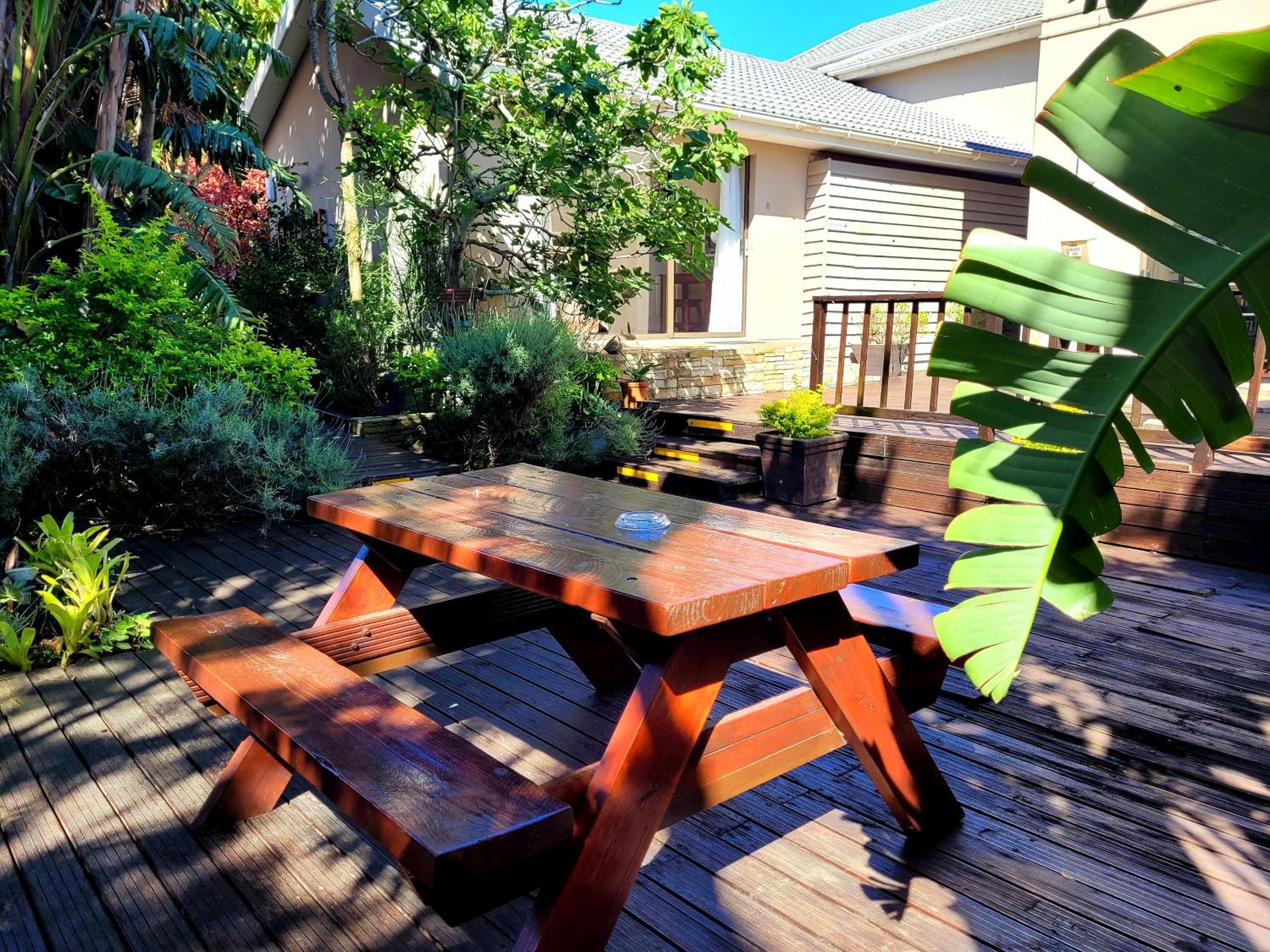 Suite 10- Deja' Blu Bed and Breakfast- East London