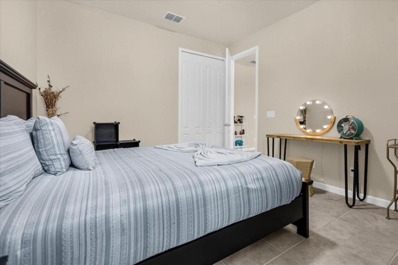 Solterra Resort 5 bedrooms w pool near Disney