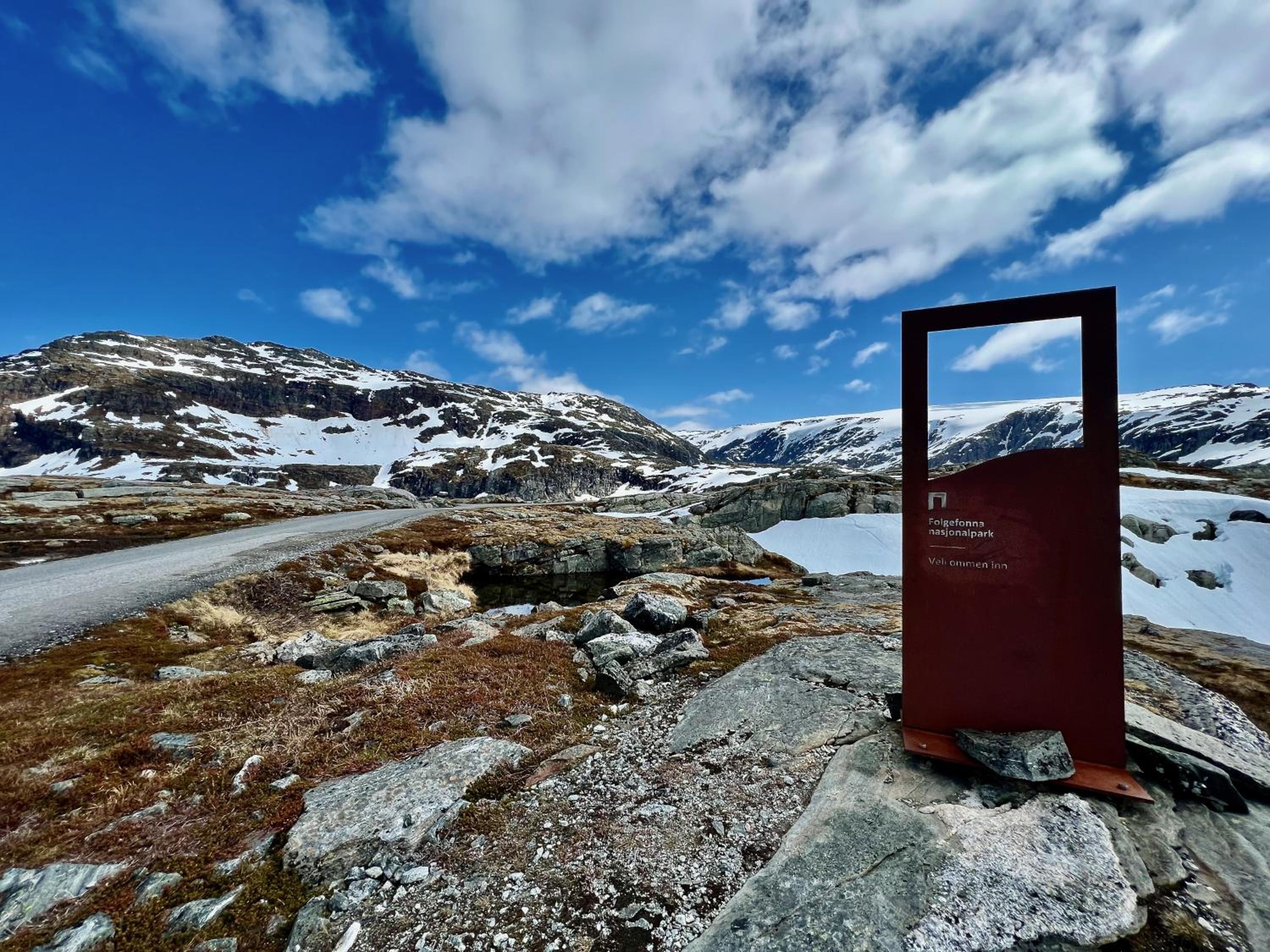 Hardangerfjord View - luxury fjord-side holiday home