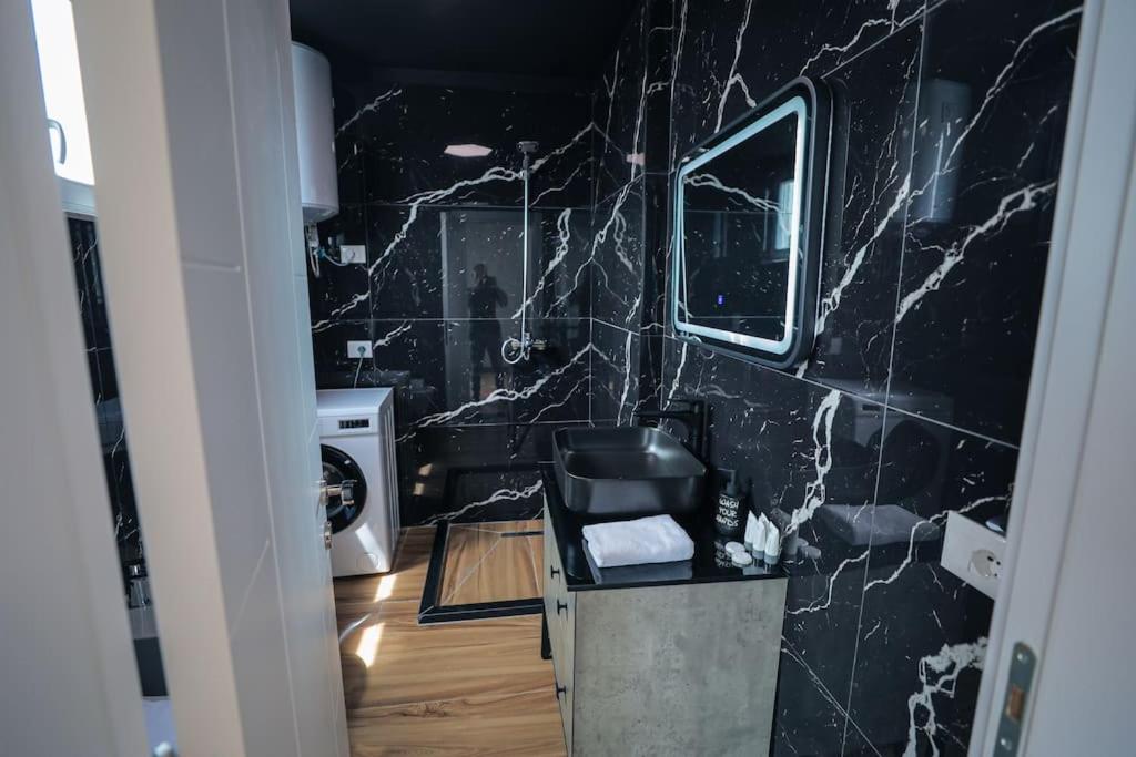 Miku Apartment-Upscale 2BDR Apartment With a Spectacular View