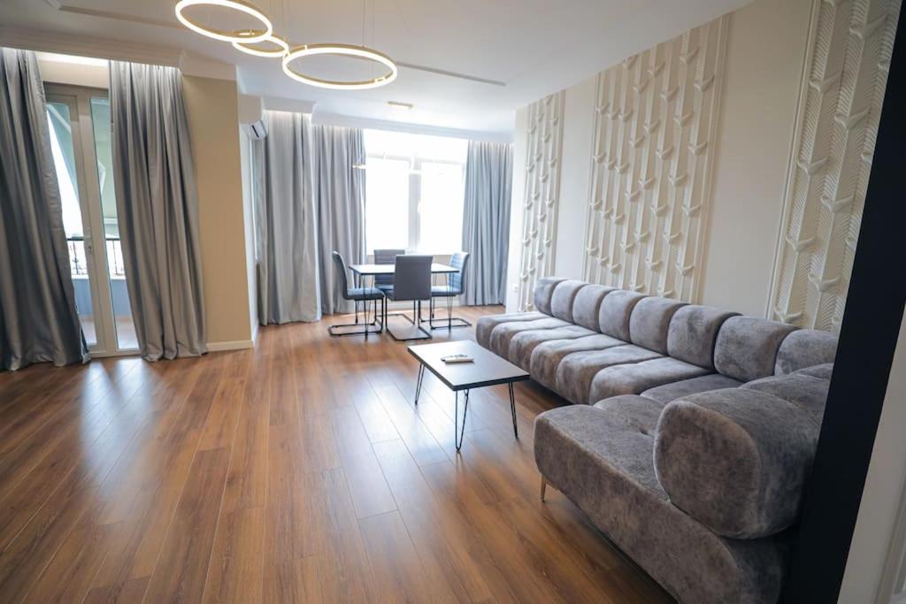 Miku Apartment-Upscale 2BDR Apartment With a Spectacular View