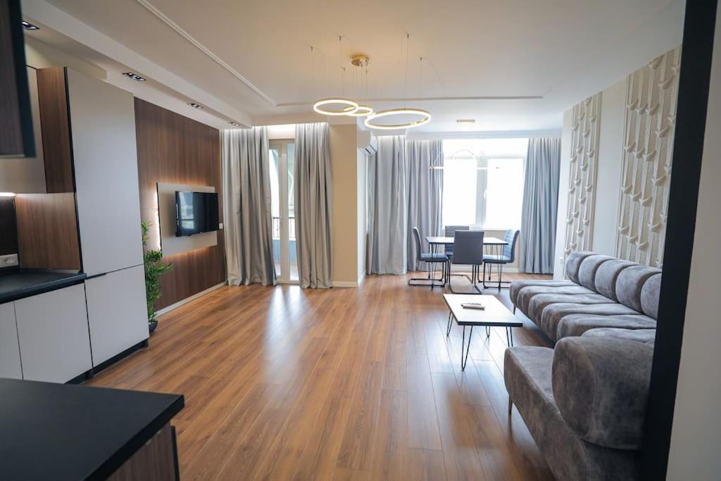 Miku Apartment-Upscale 2BDR Apartment With a Spectacular View