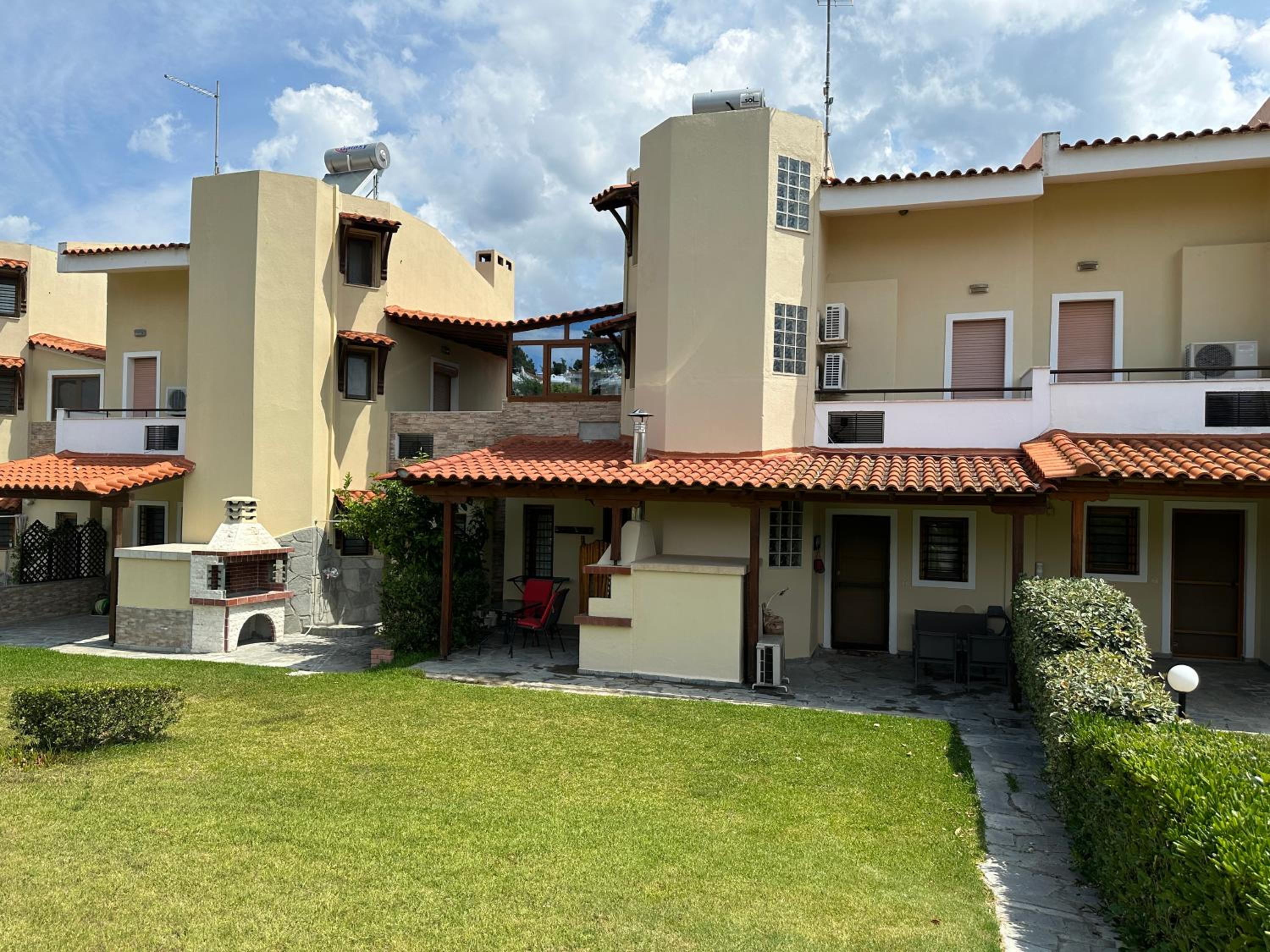 Villa Queen - Stunning 4-Bedroom Maisonette in Fourka, Kassandra, Greece view 5