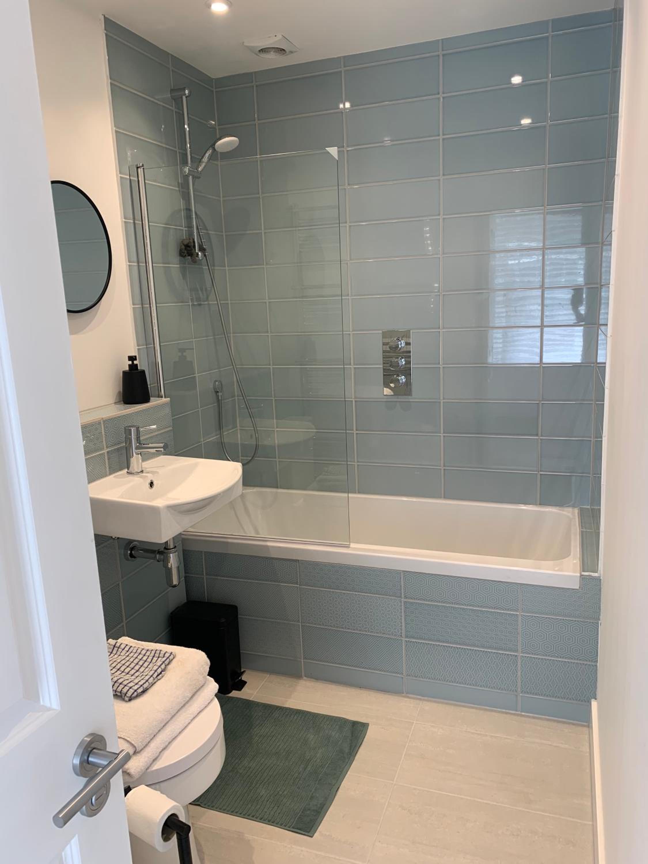 Executive Coach House on the Hoe 2 free parking spaces view 4