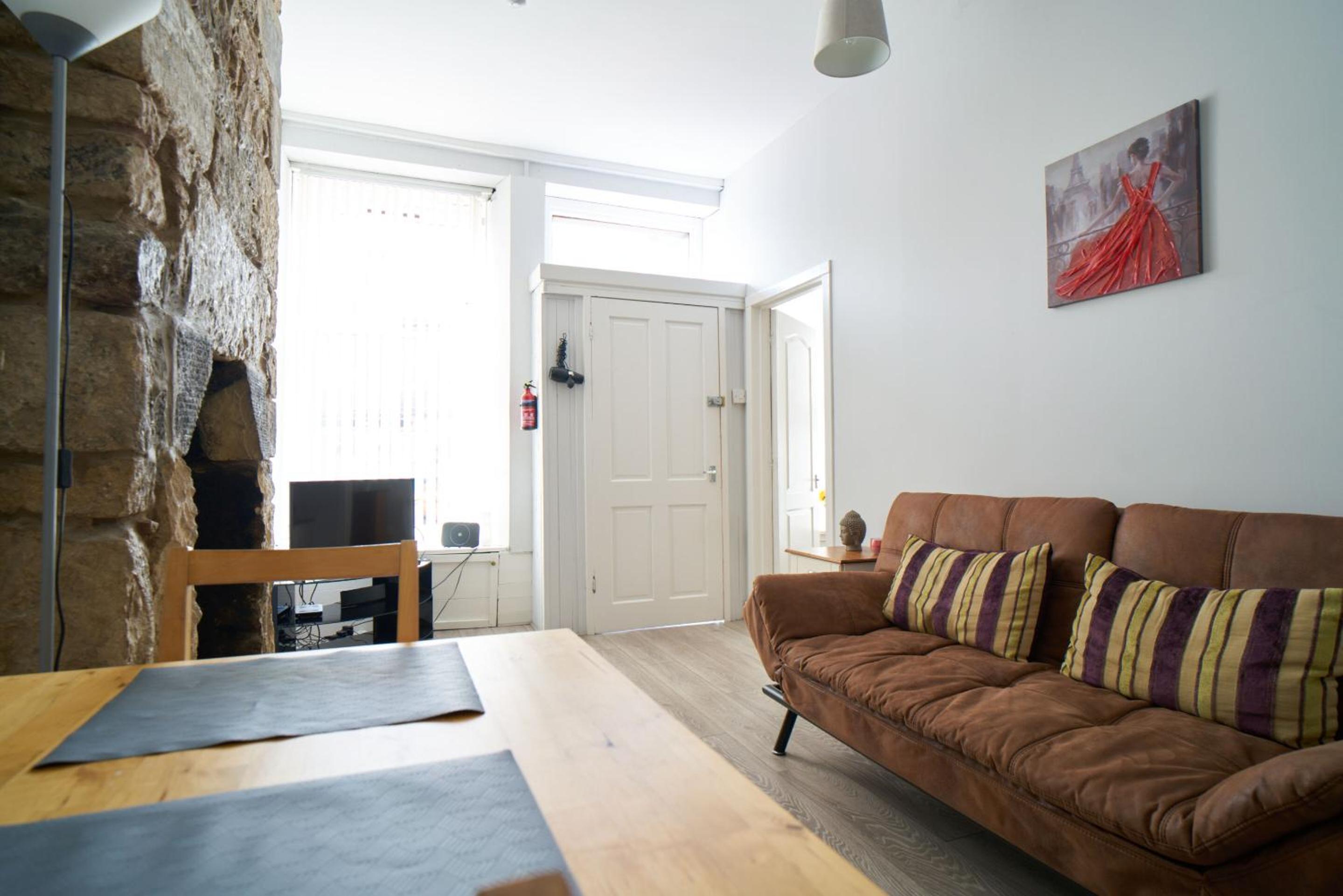 1 BDR House By Caledonia Luxe Stays Short Lets & Serviced Accommodation Lanark